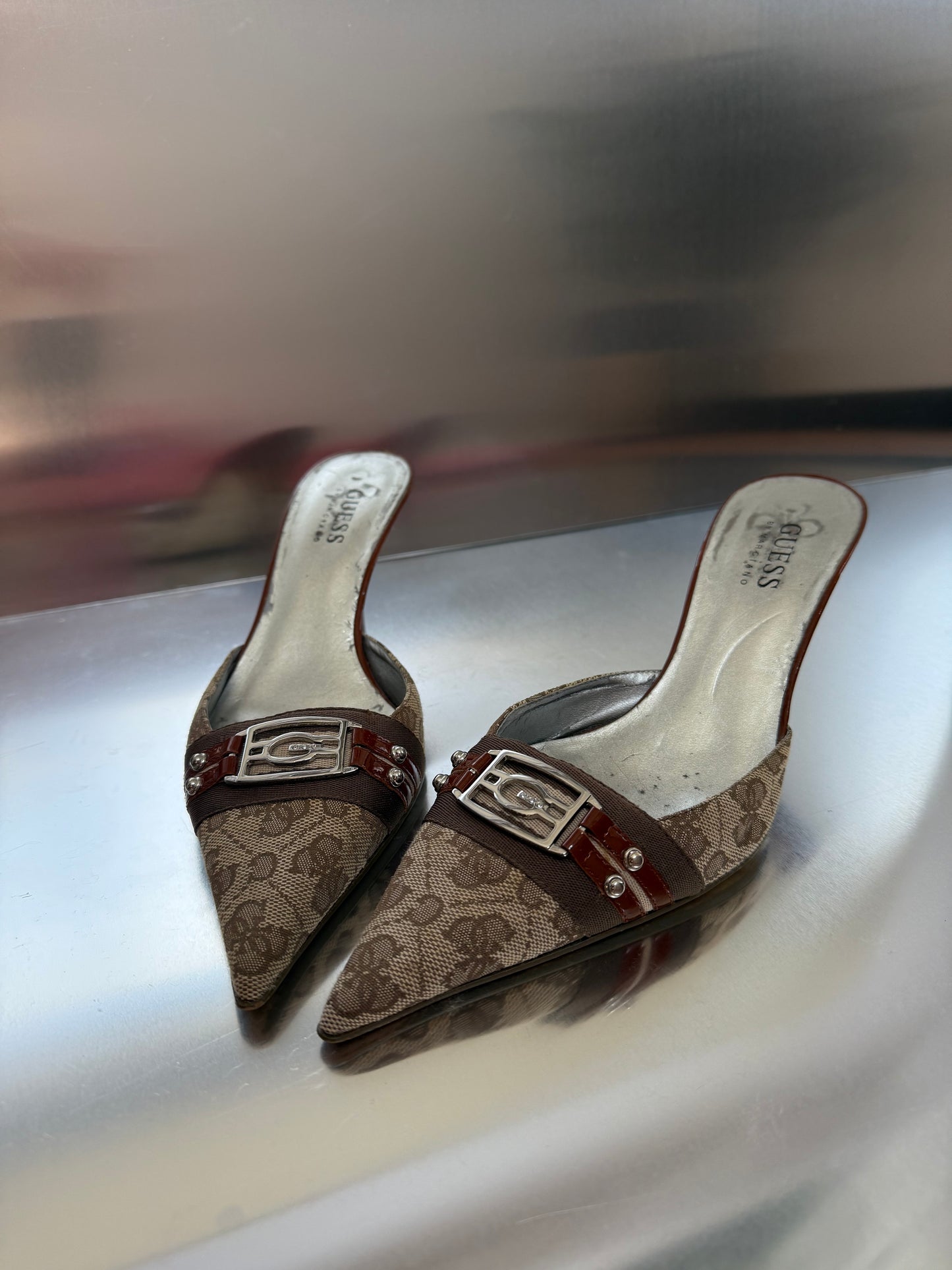 Vintage kitten heel mule Guess - TWINKLING GLOBAL