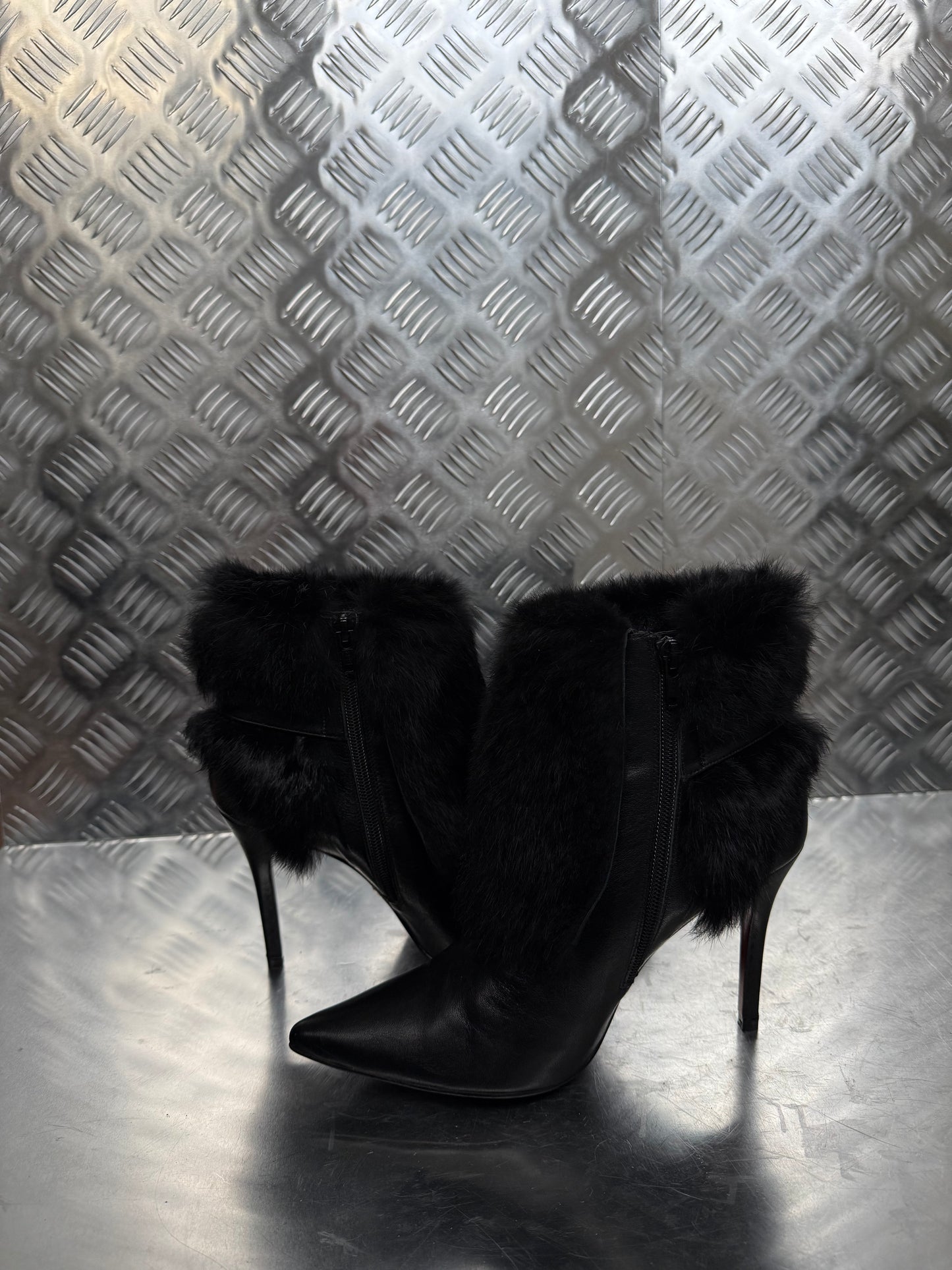 Vintage Buffalo leather boots with genuine fur and pointed toe Twinkling Global