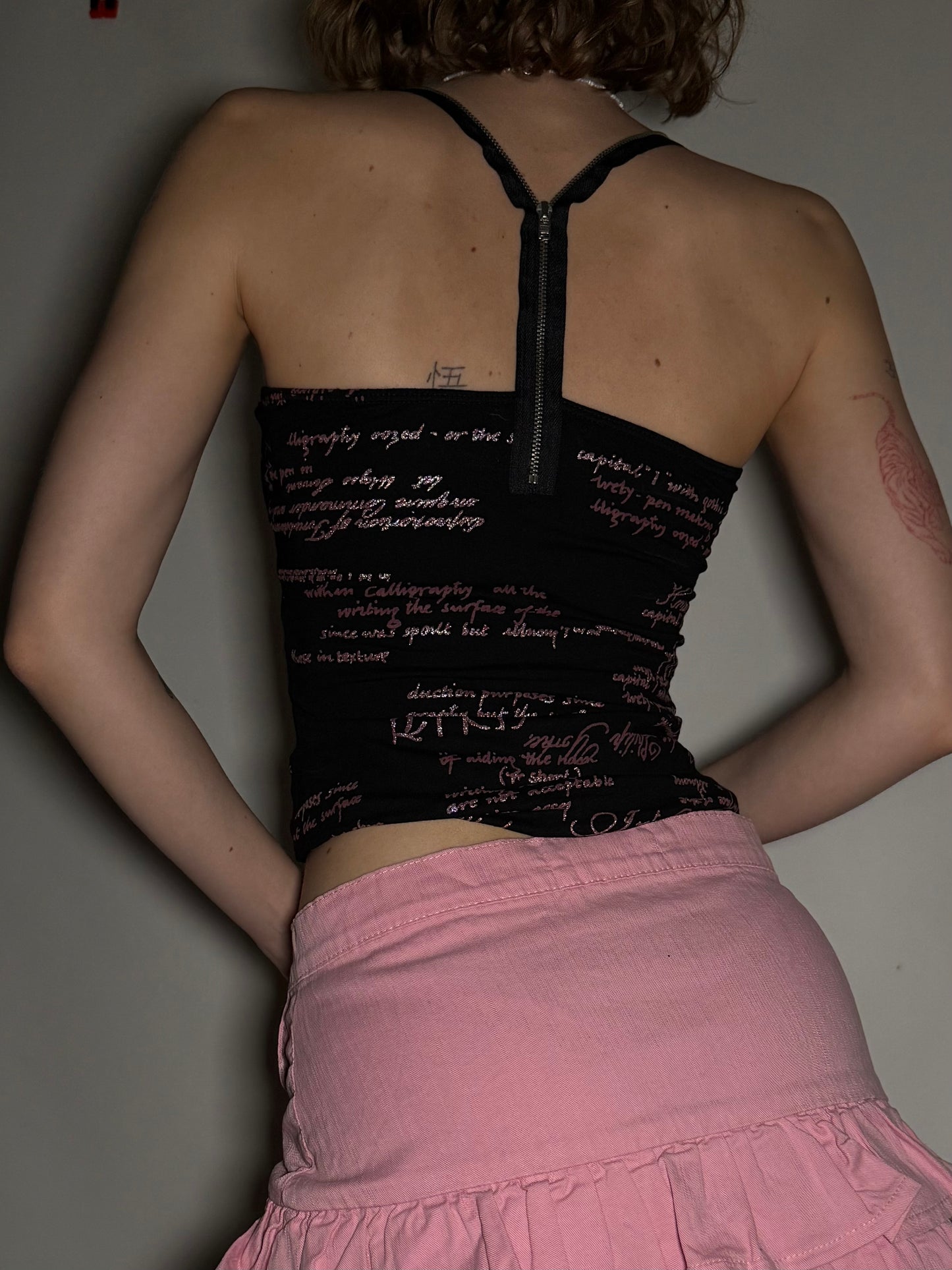 Y2K Black Stretchy Printed Tank Top with Back Zipper TWINKLING