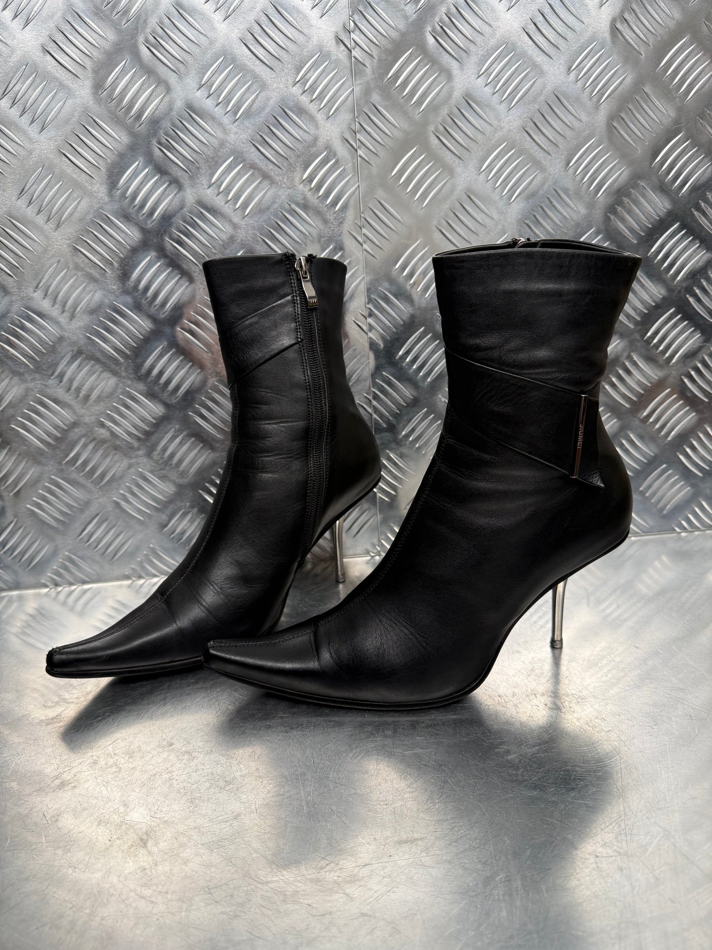 Vintage Italian leather ankle boots with metal stiletto heel TWINKLING GLOBAL