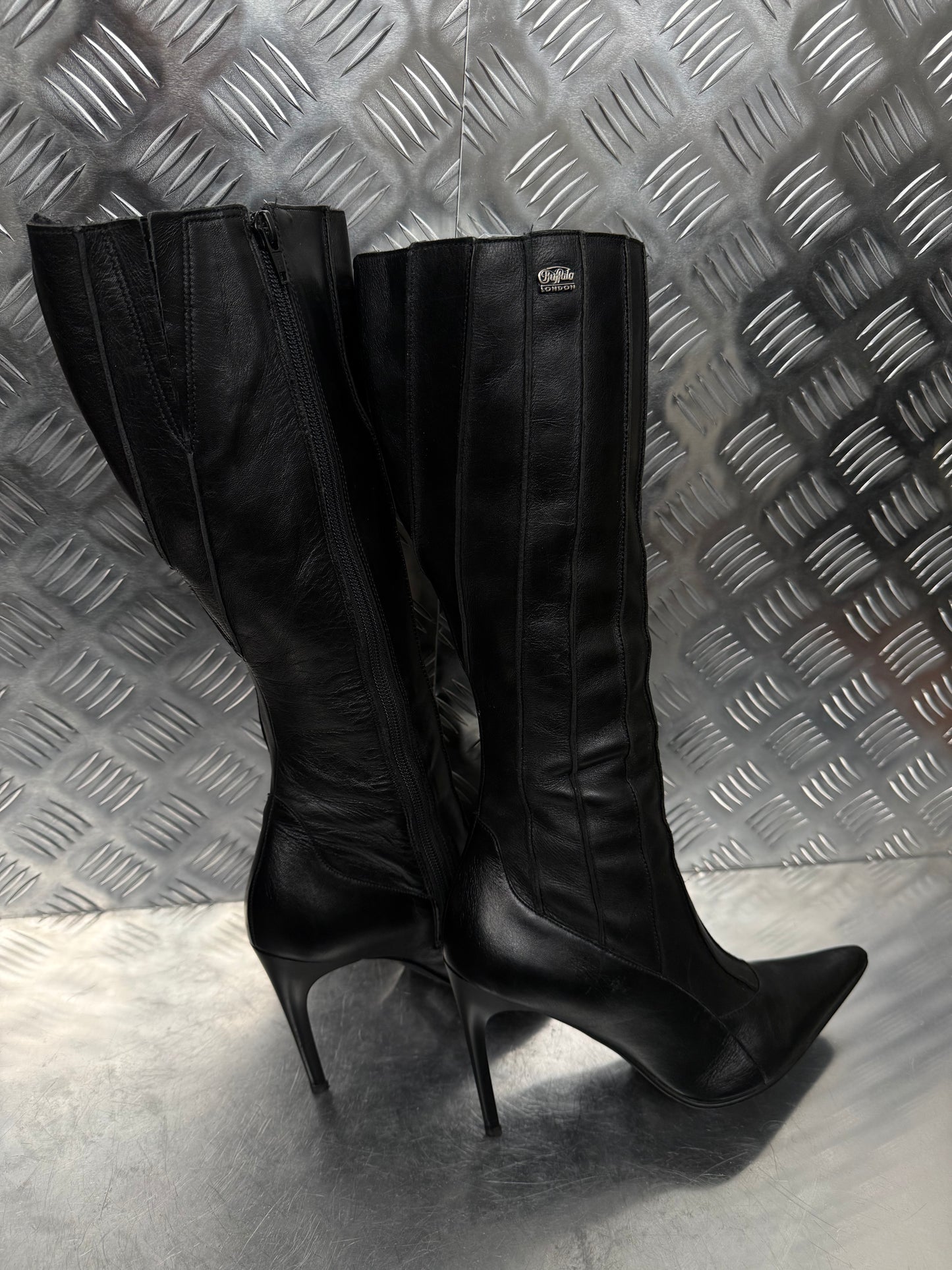Vintage black leather Buffalo knee-high boots with stiletto heel TWINKLING GLOBAL