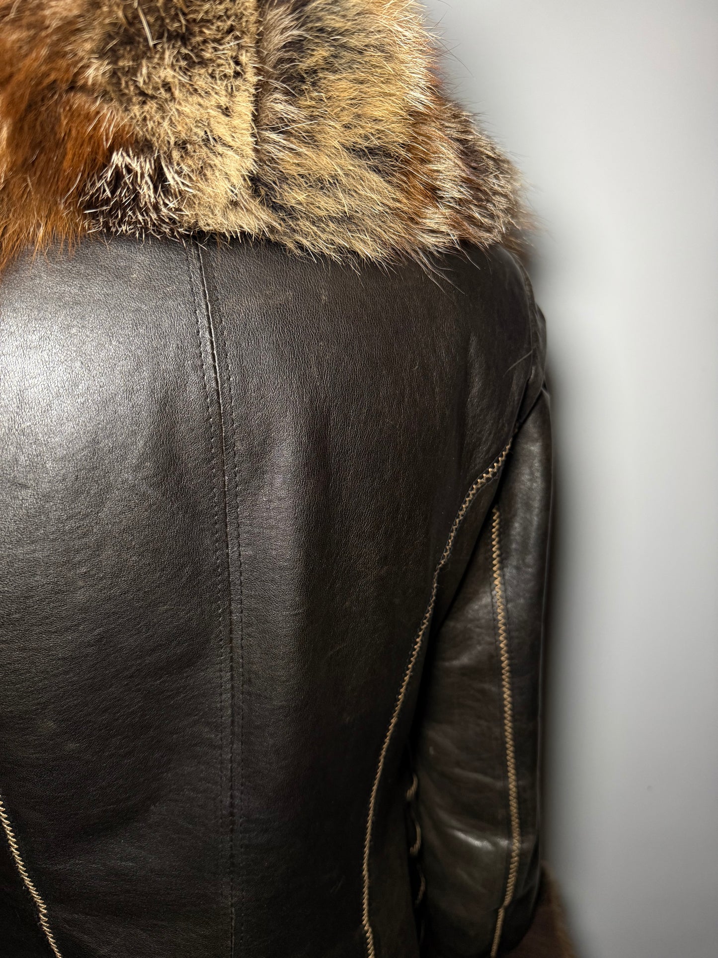 Vintage Leather Jacket with Natural Fur TWINKLING GLOBAL