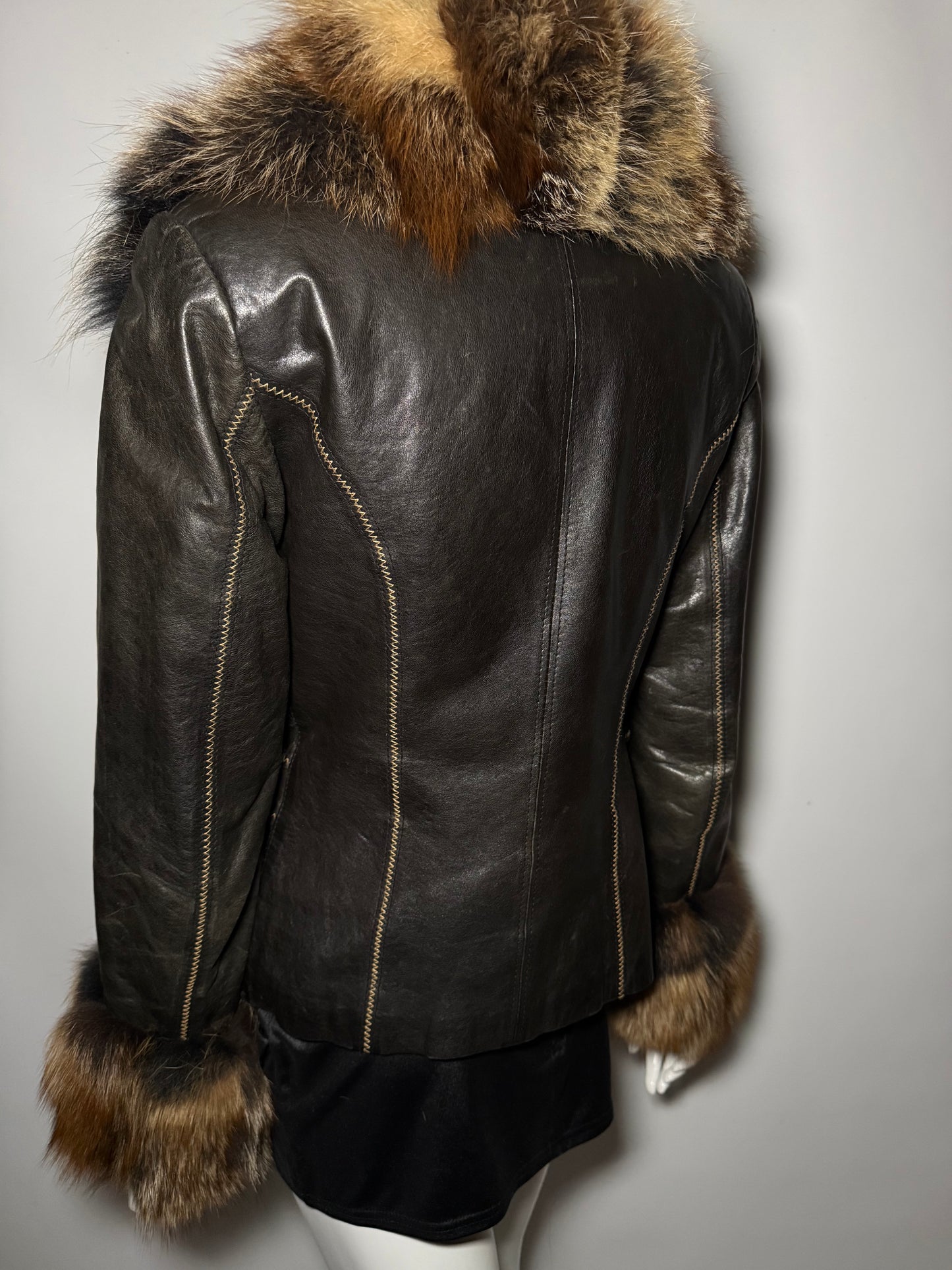 Vintage Leather Jacket with Natural Fur TWINKLING GLOBAL