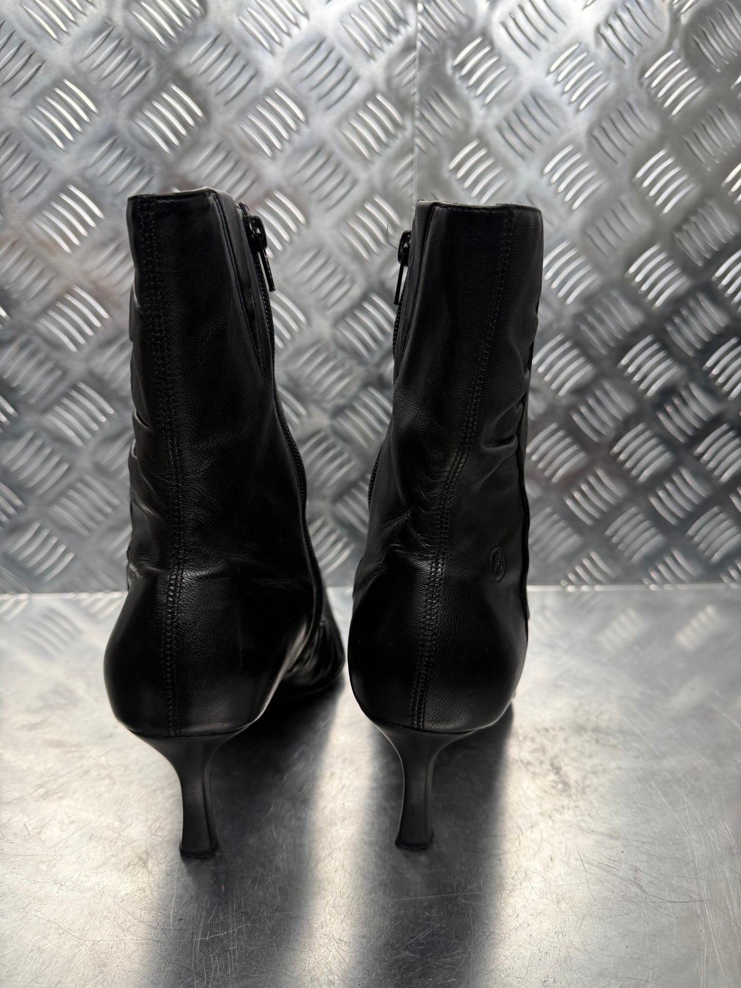 Vintage Black Leather Mid-Calf Boots BRONX TWINKLING GLOBAL