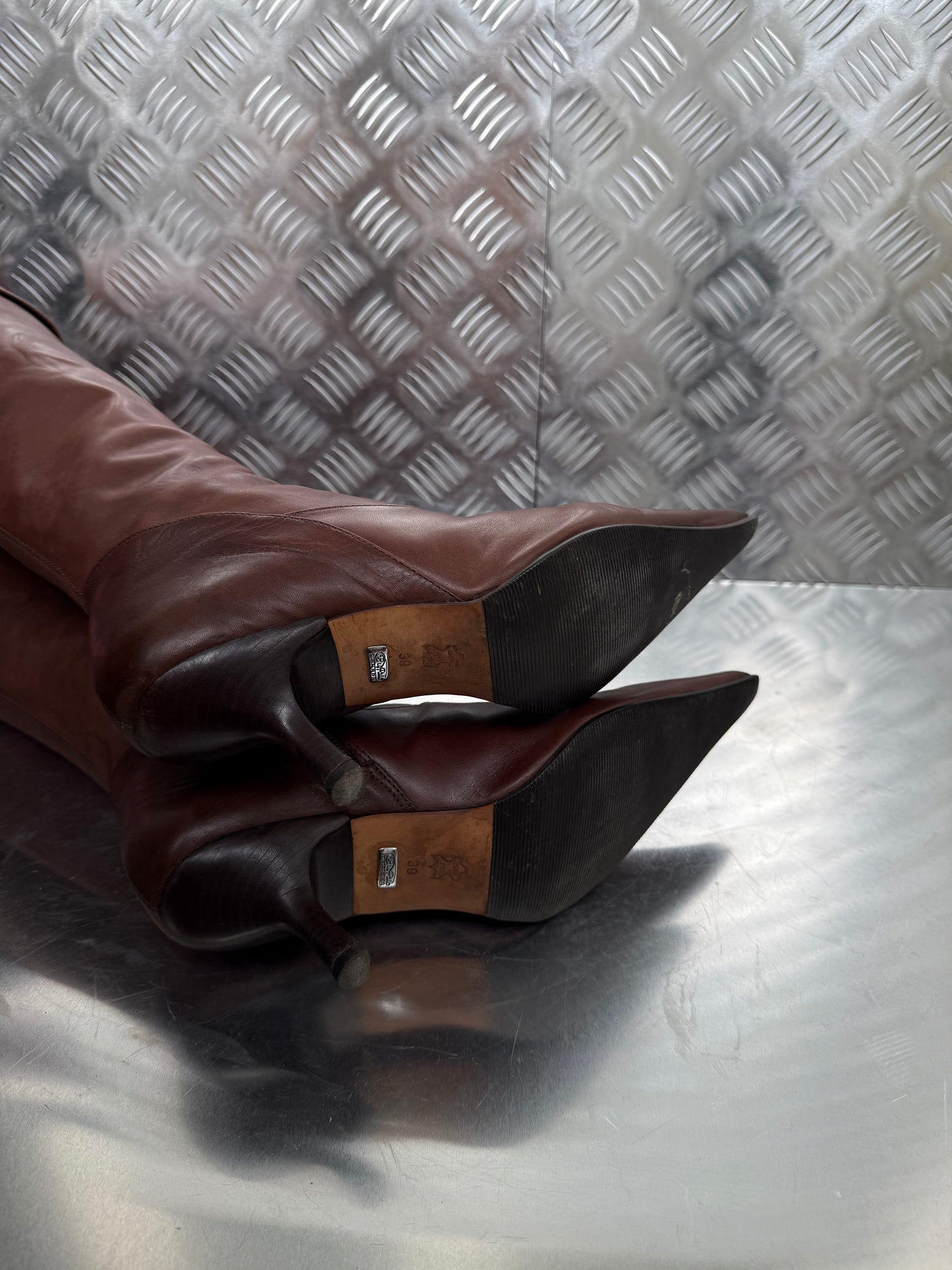 Vintage brown leather over-the-knee boots Buffalo Twinkling Global