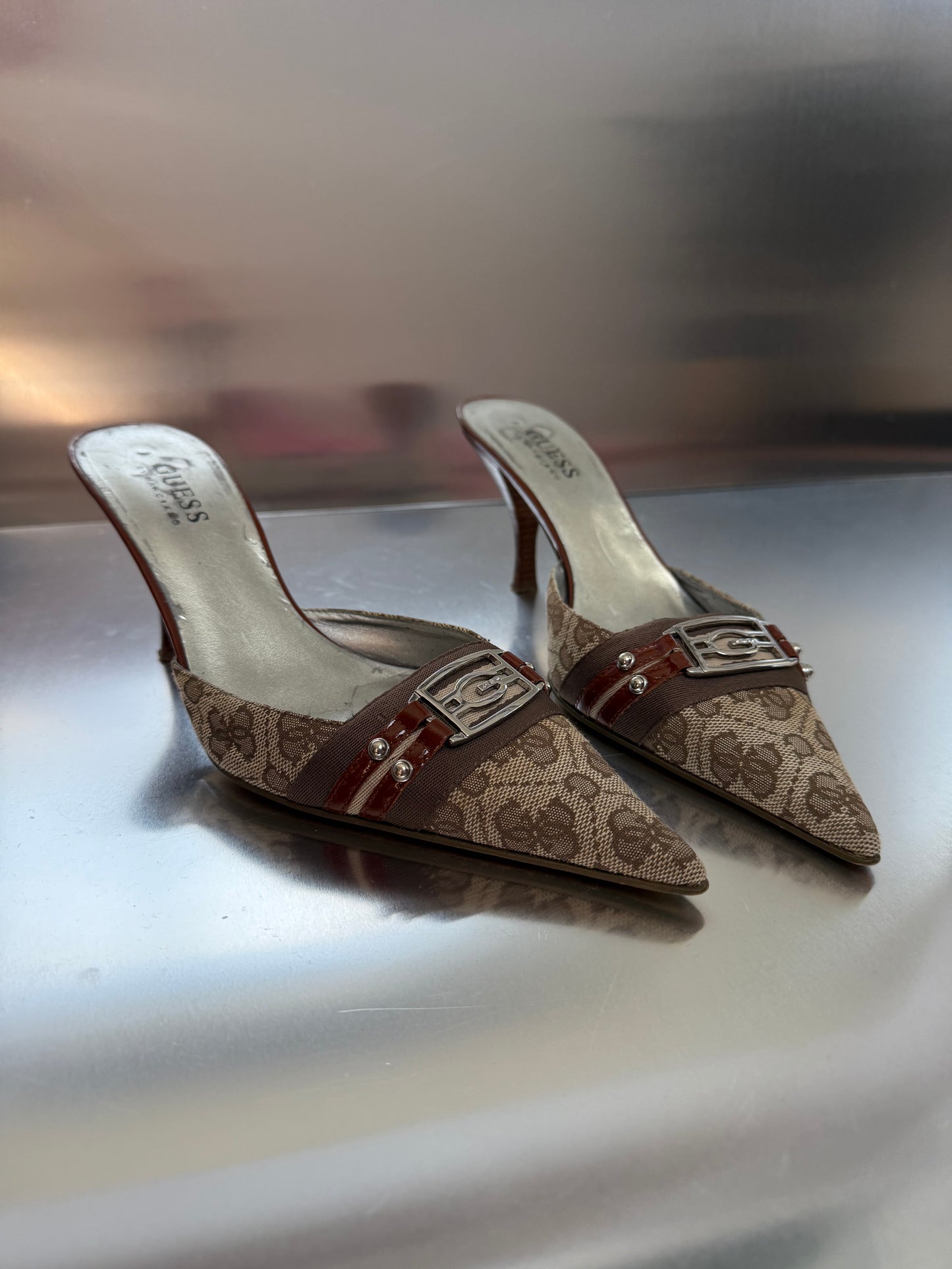 Vintage kitten heel mule Guess - TWINKLING GLOBAL