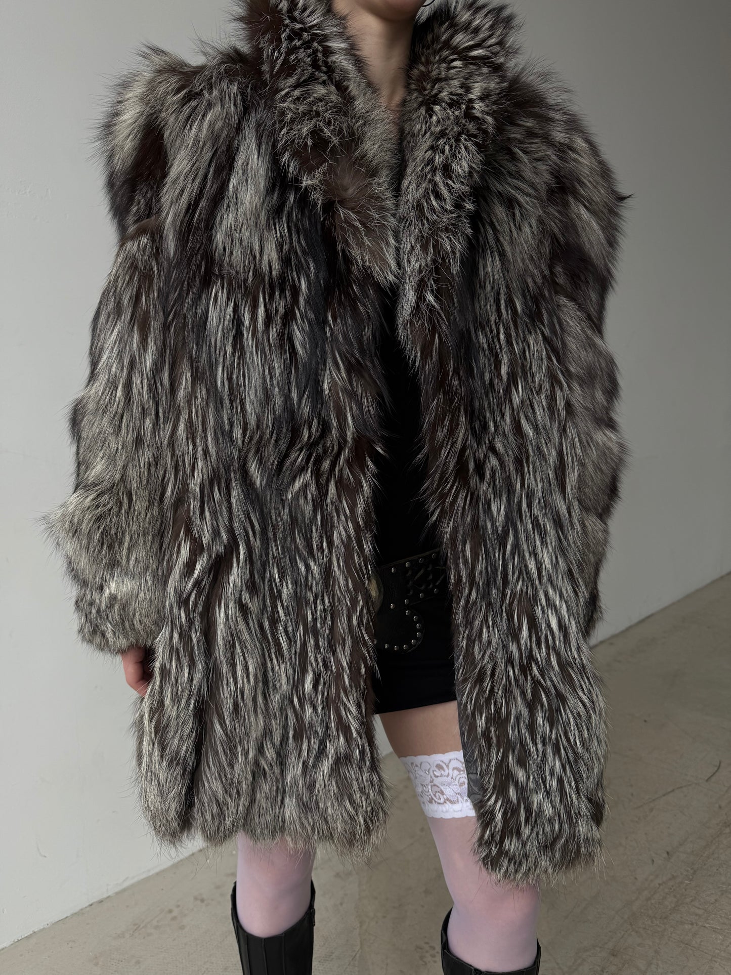 Vintage silver fox fur coat TWINKLING GLOBAL