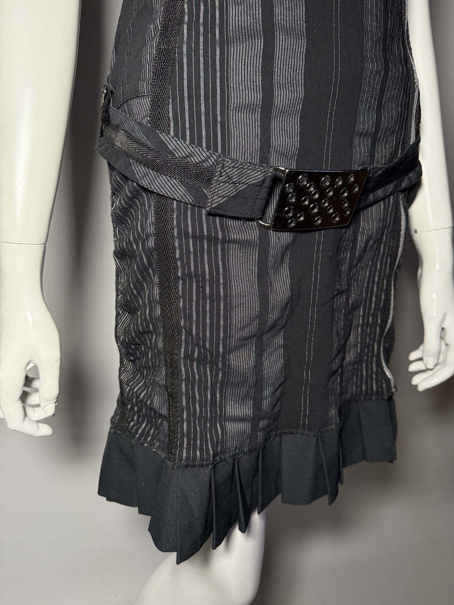 Gothic Striped High-Neck Sleeveless Dress with Belt and Pleated Hem Twinkling