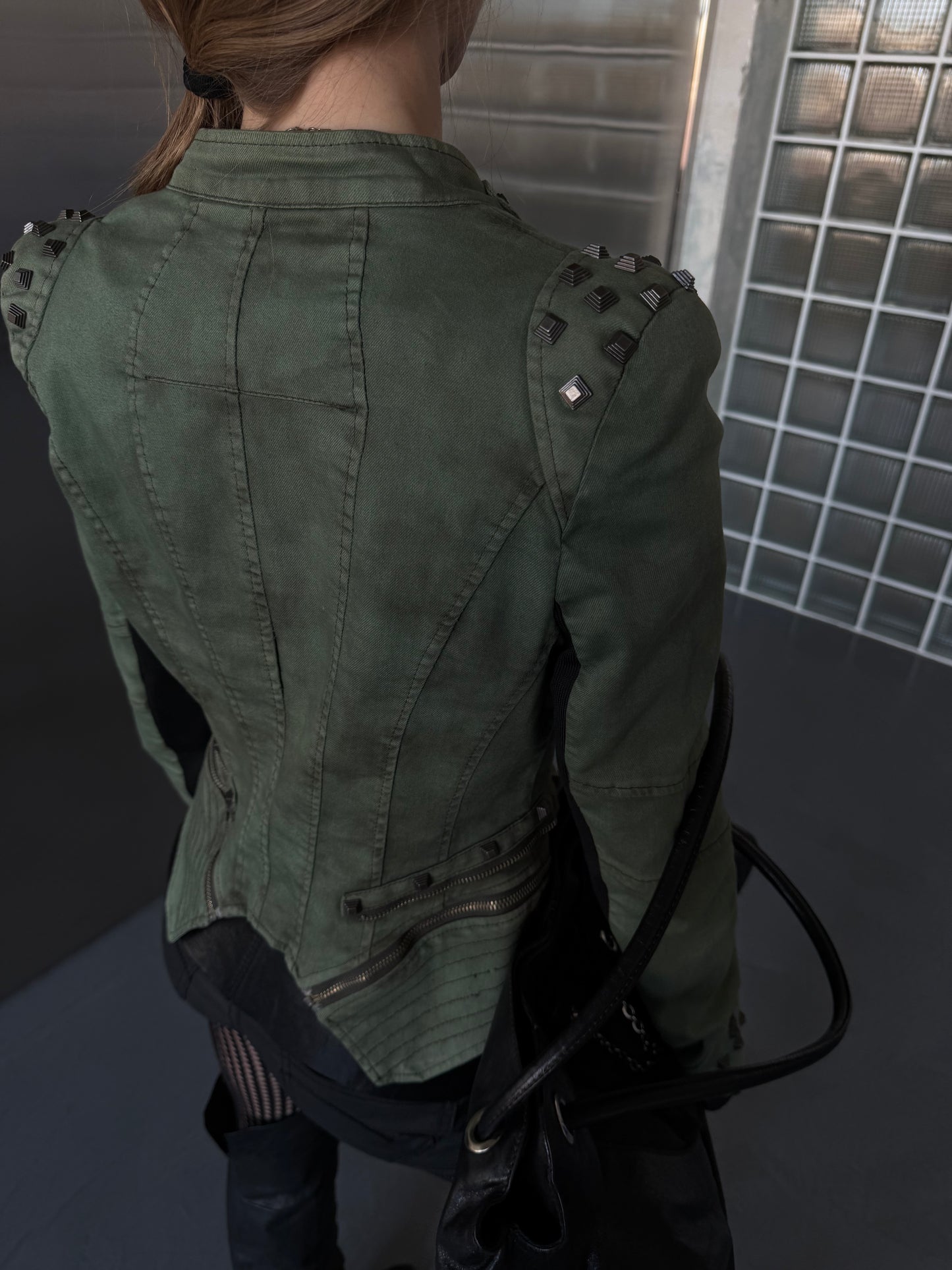 Vintage fitted denim jacket with structured shoulders Twinkling Global