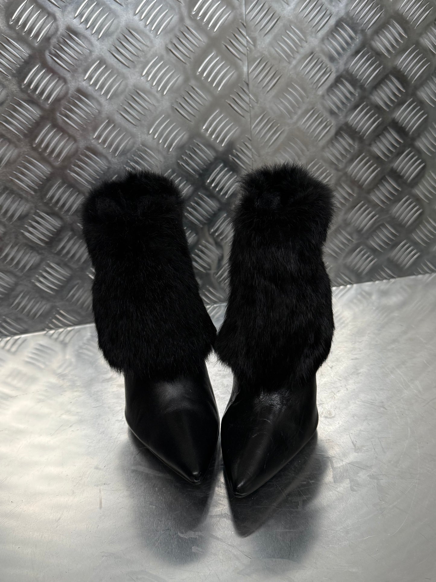 Vintage Buffalo leather boots with genuine fur and pointed toe Twinkling Global