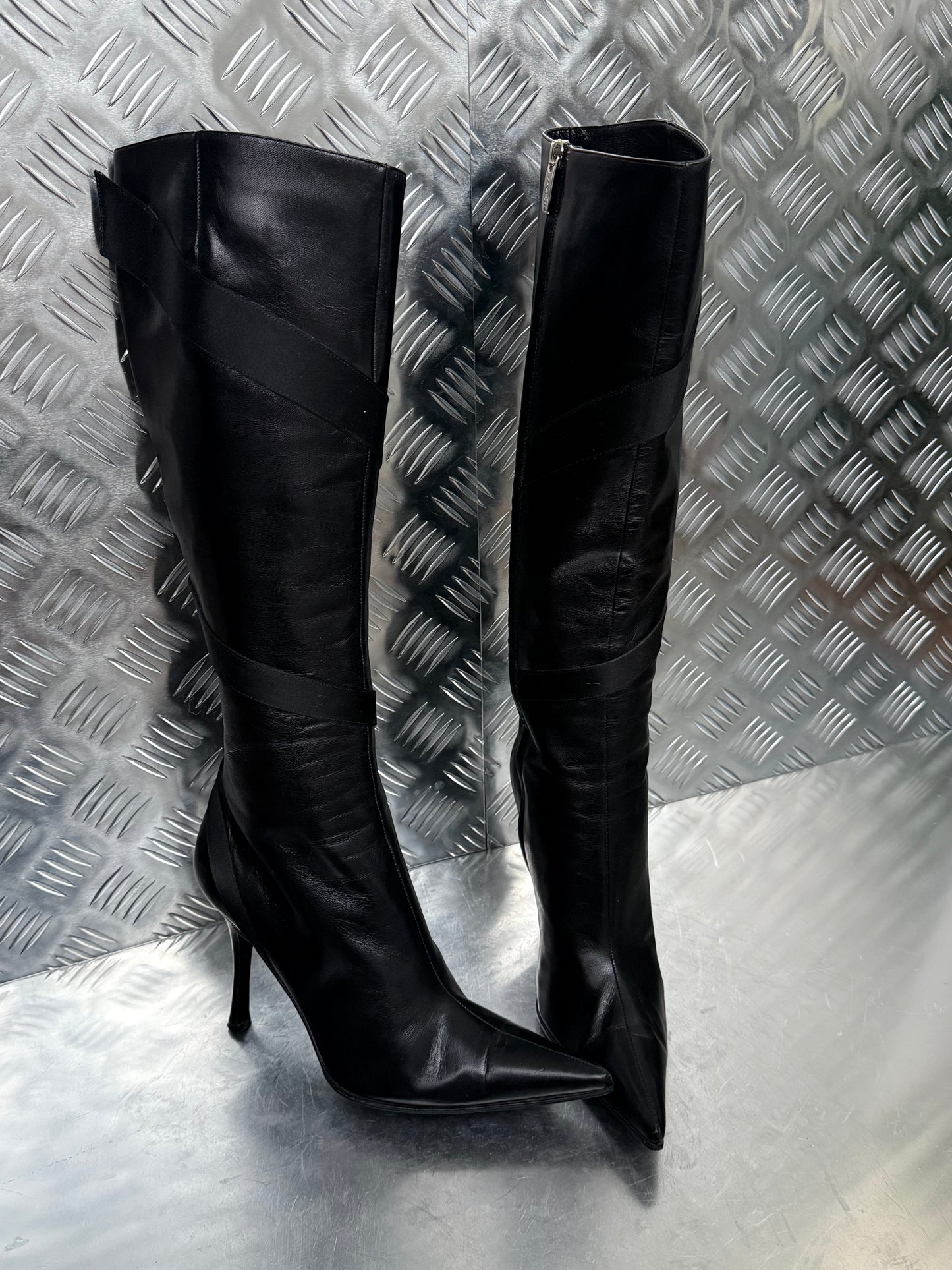 Vintage black leather knee-high boots Twinkling Global