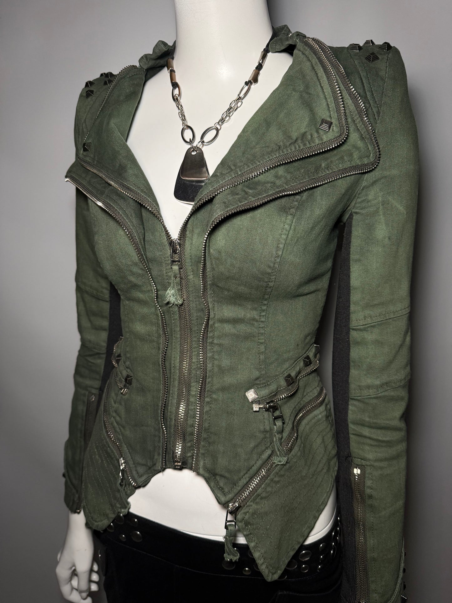 Vintage fitted denim jacket with structured shoulders Twinkling Global