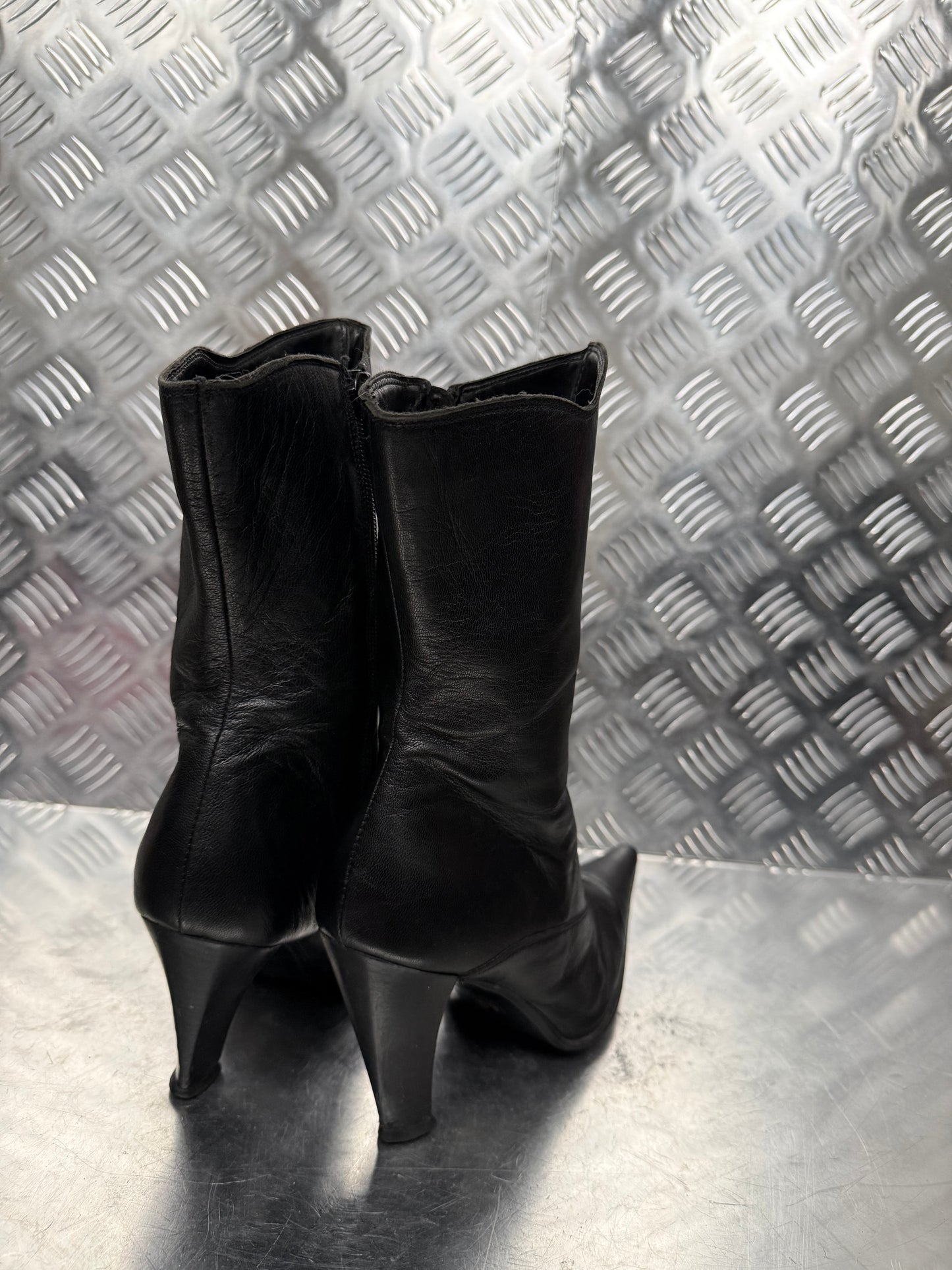 Vintage Black Leather Boots – TWINKLING GLOBAL