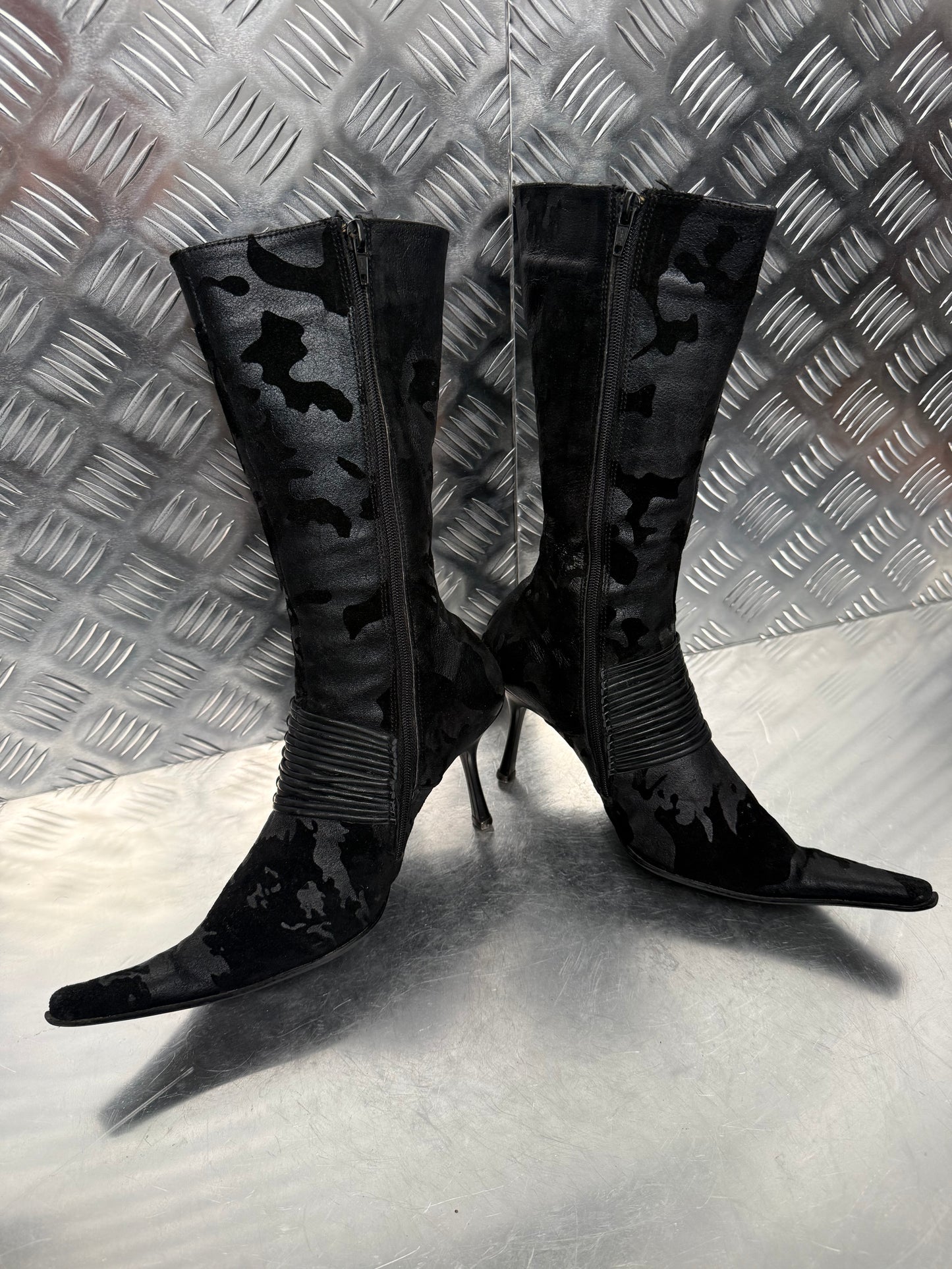 Vintage Black Leather & Suede Heeled Boots with Fur Lining TWINKLING GLOBAL