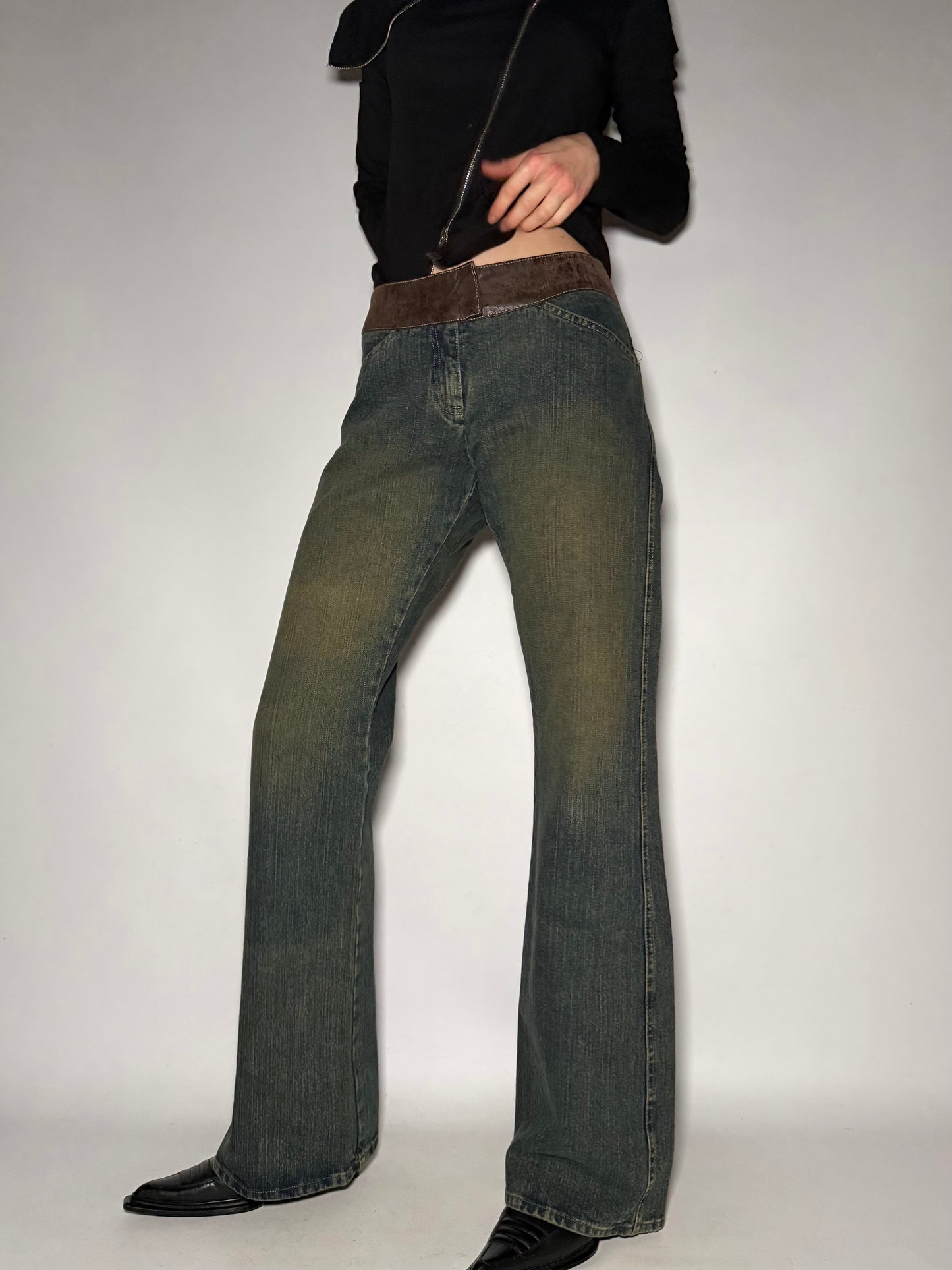 Rust Slight-Flare Jeans Twinkling Global