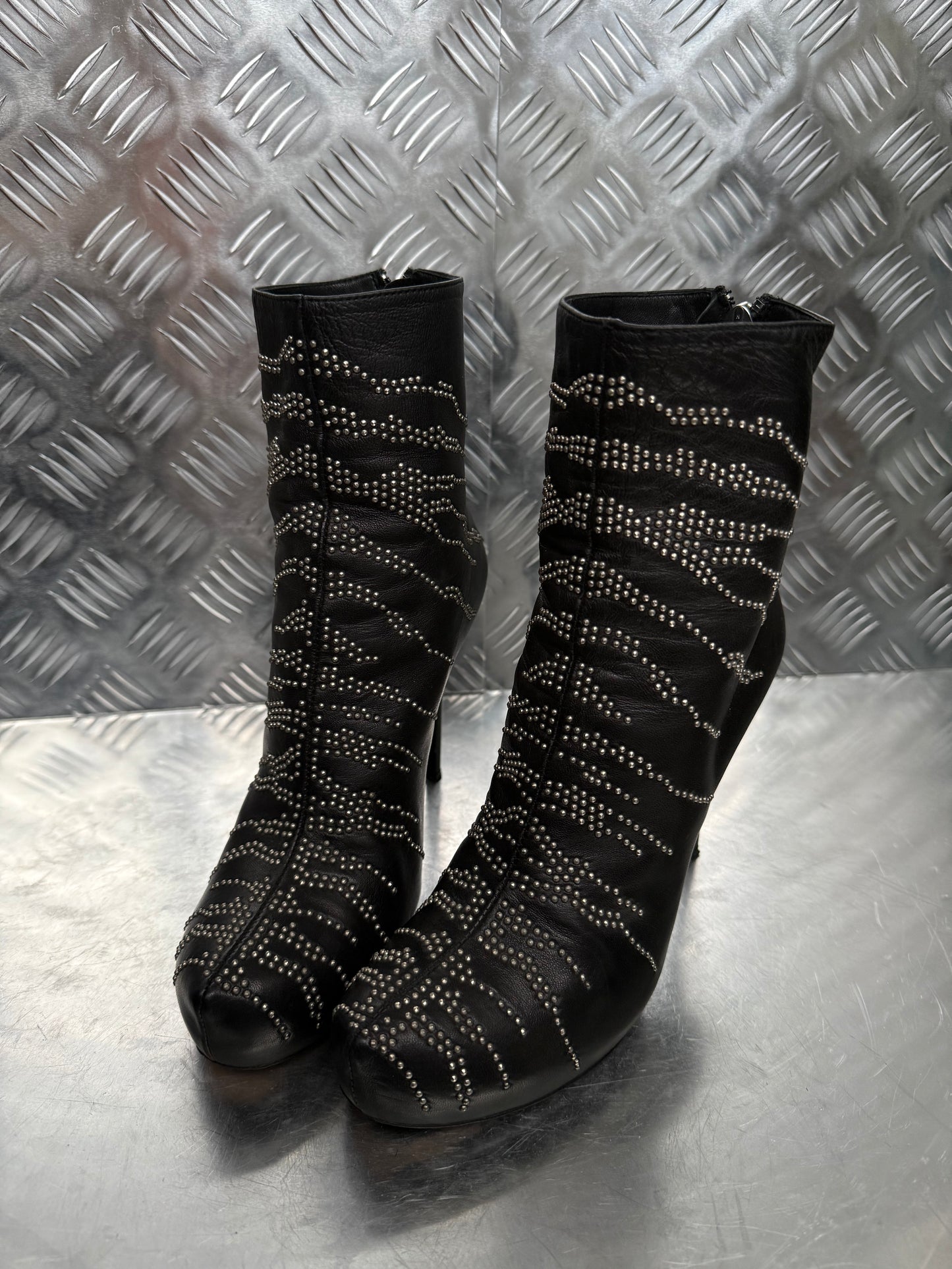 Vintage Shy leather studded ankle boots Twinkling Global