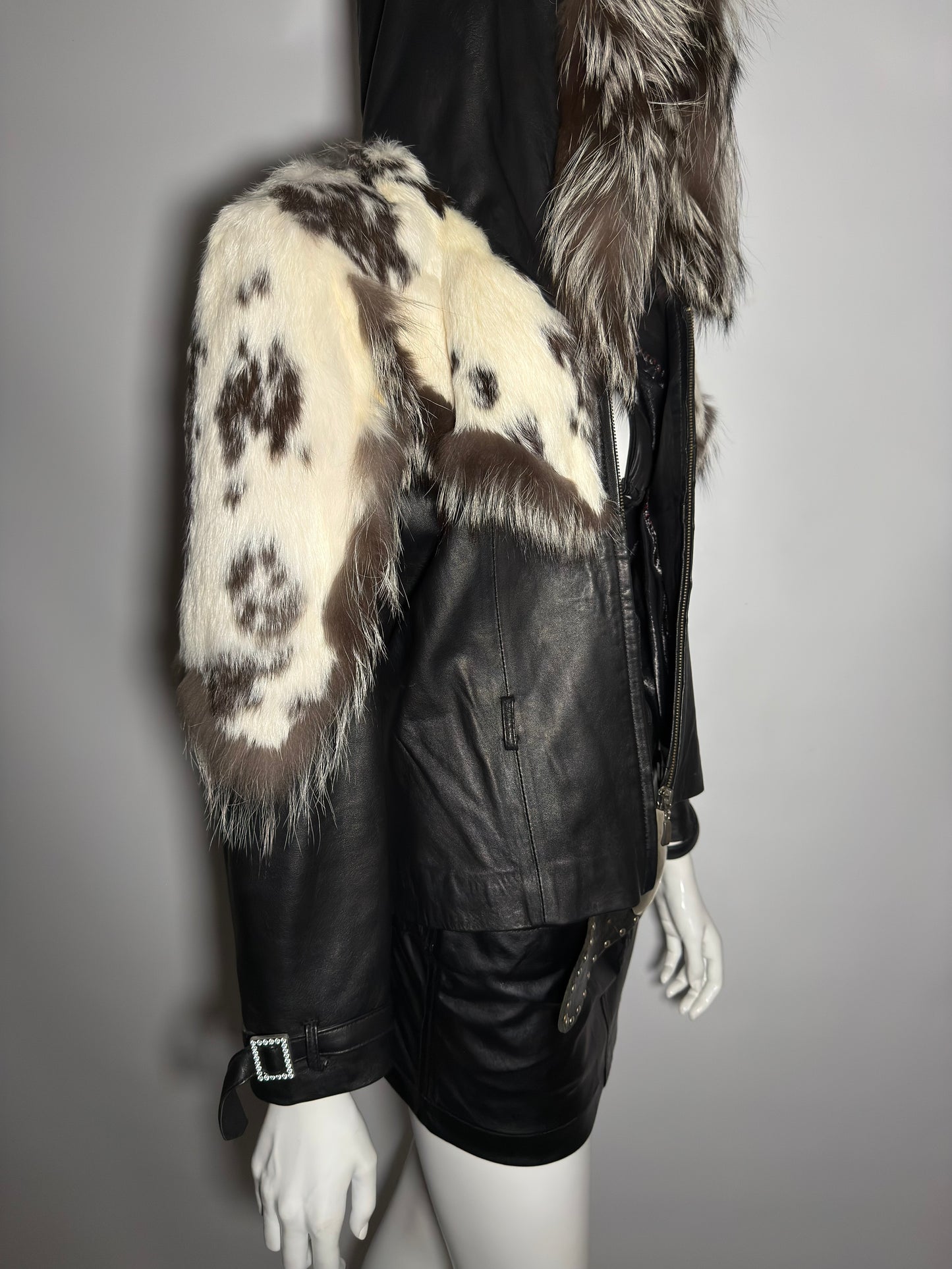 Vintage fur jacket  - TWINKLING GLOBAL