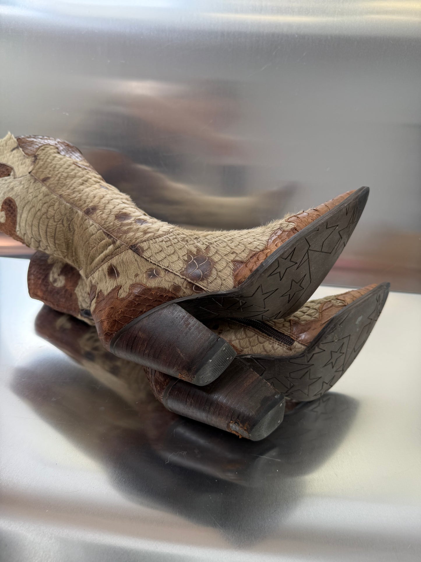 Vintage Cowboy Boots with Exterior Fur by Sandra - TWINKLING GLOBAL