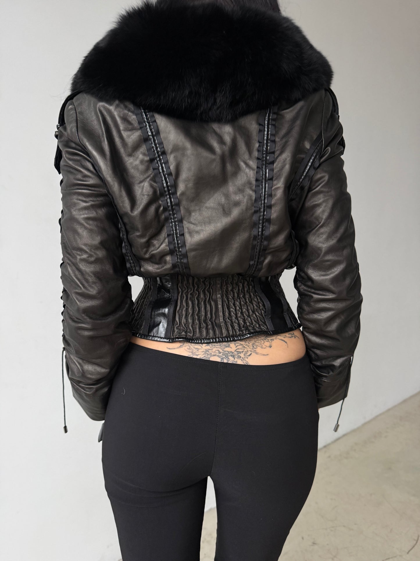 VINTAGE LEATHER JACKET WITH REAL FUR — TWINKLING GLOBAL