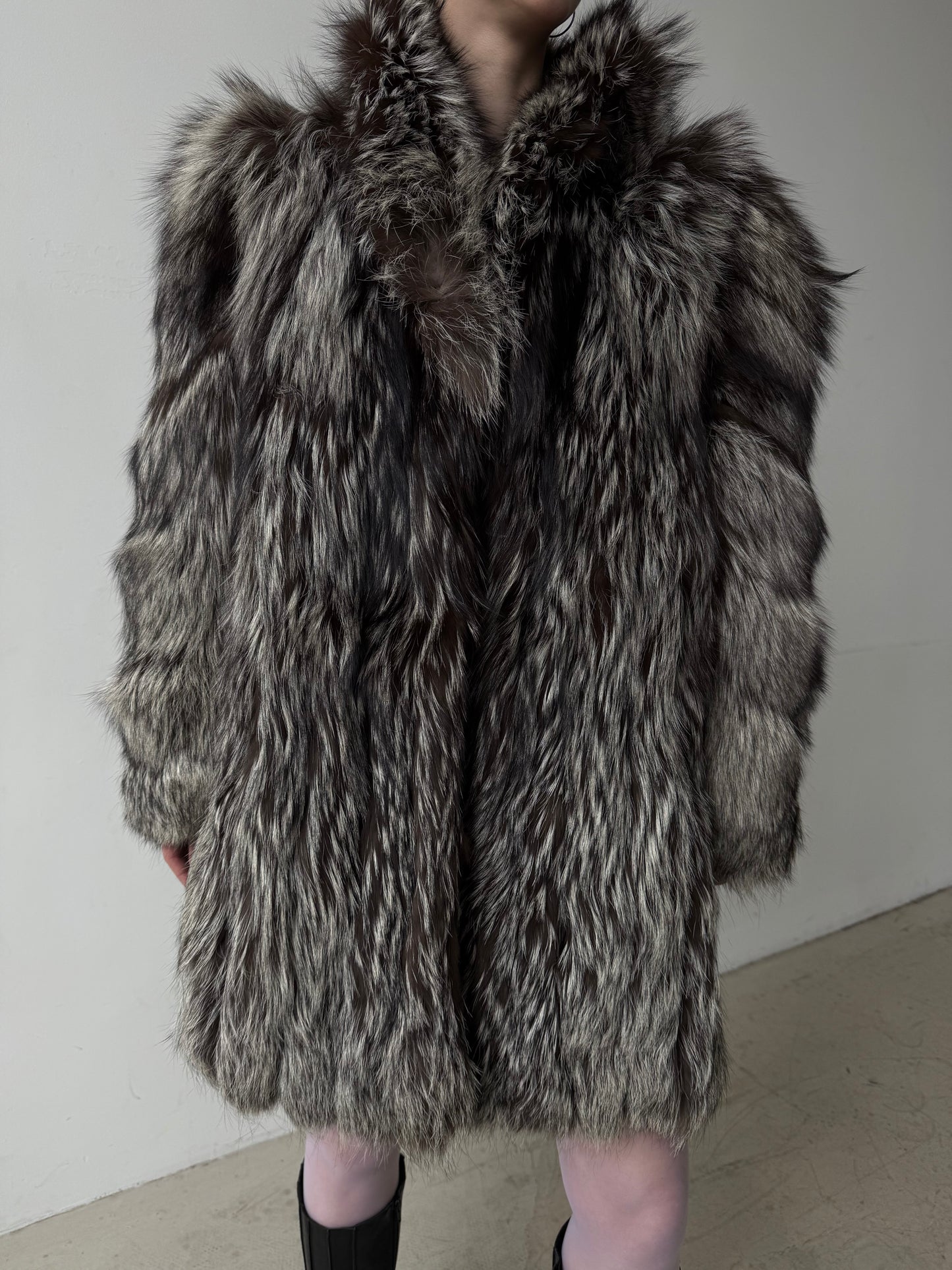 Vintage silver fox fur coat TWINKLING GLOBAL