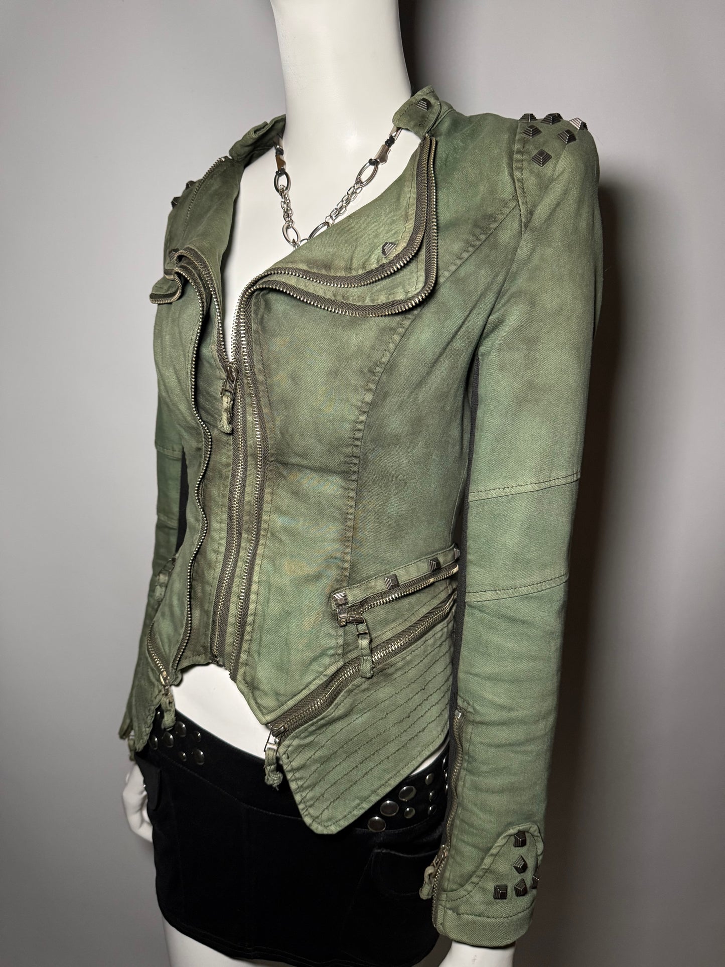 Vintage fitted denim jacket with structured shoulders Twinkling Global