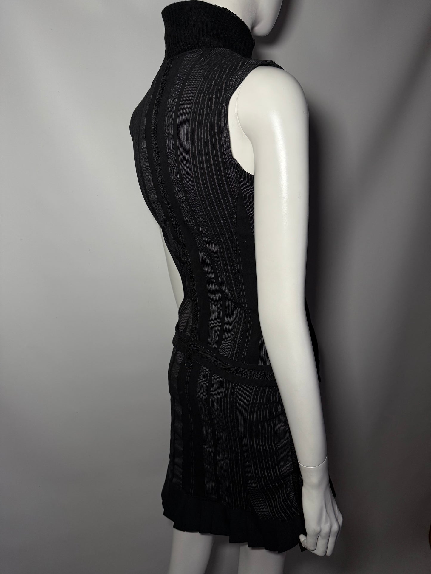 Gothic Striped High-Neck Sleeveless Dress with Belt and Pleated Hem Twinkling