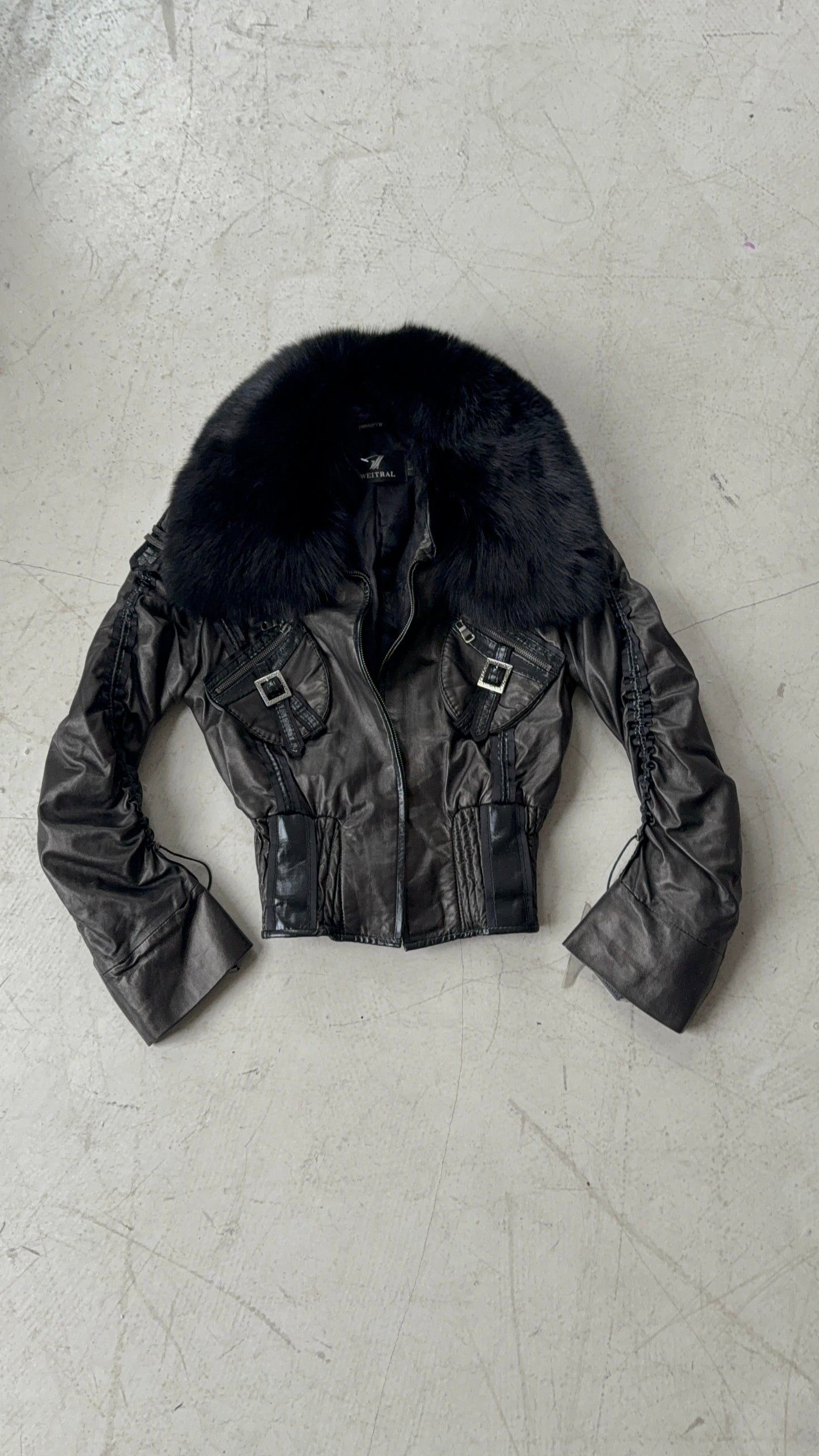 VINTAGE LEATHER JACKET WITH REAL FUR — TWINKLING GLOBAL