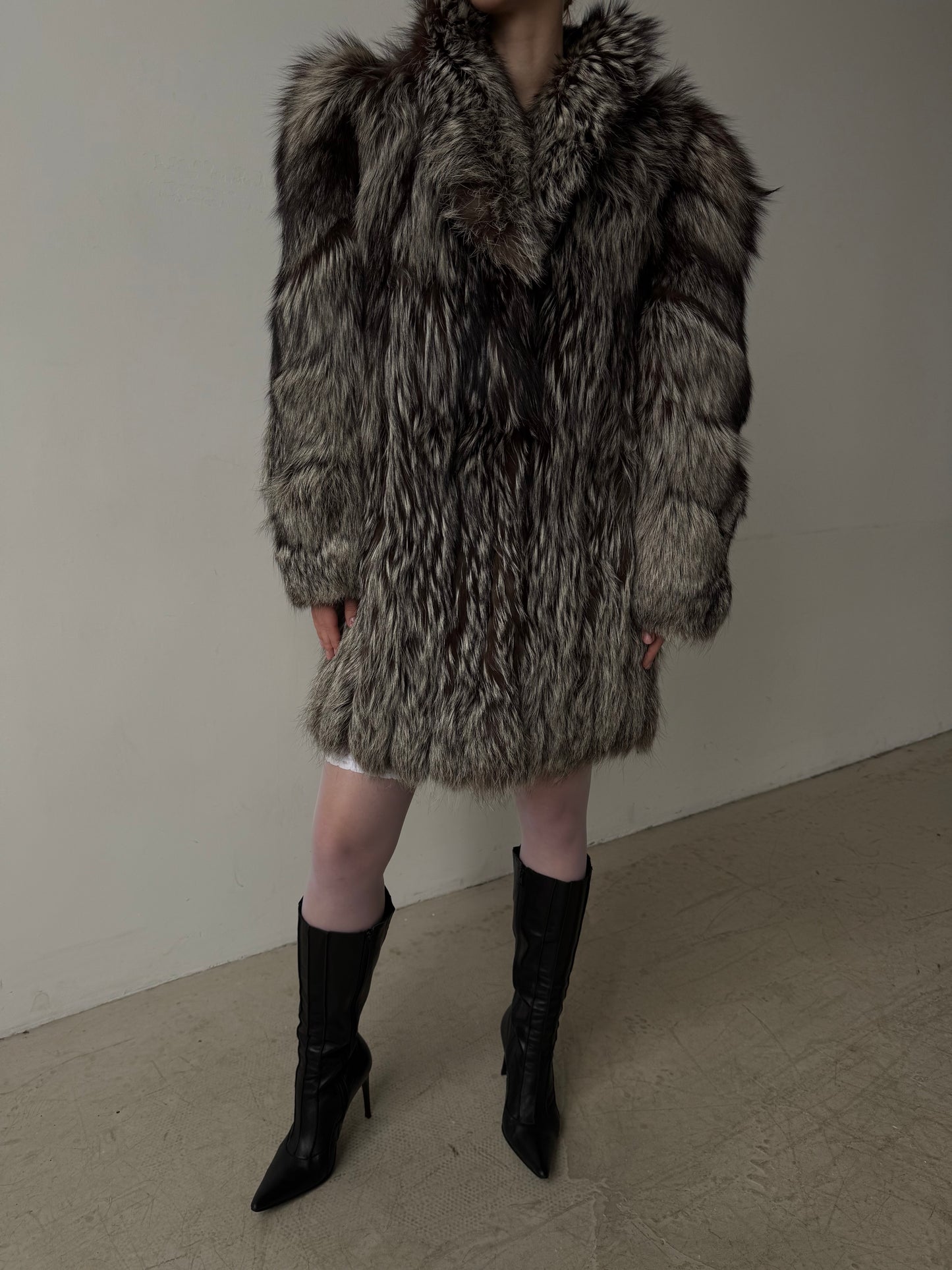 Vintage silver fox fur coat TWINKLING GLOBAL