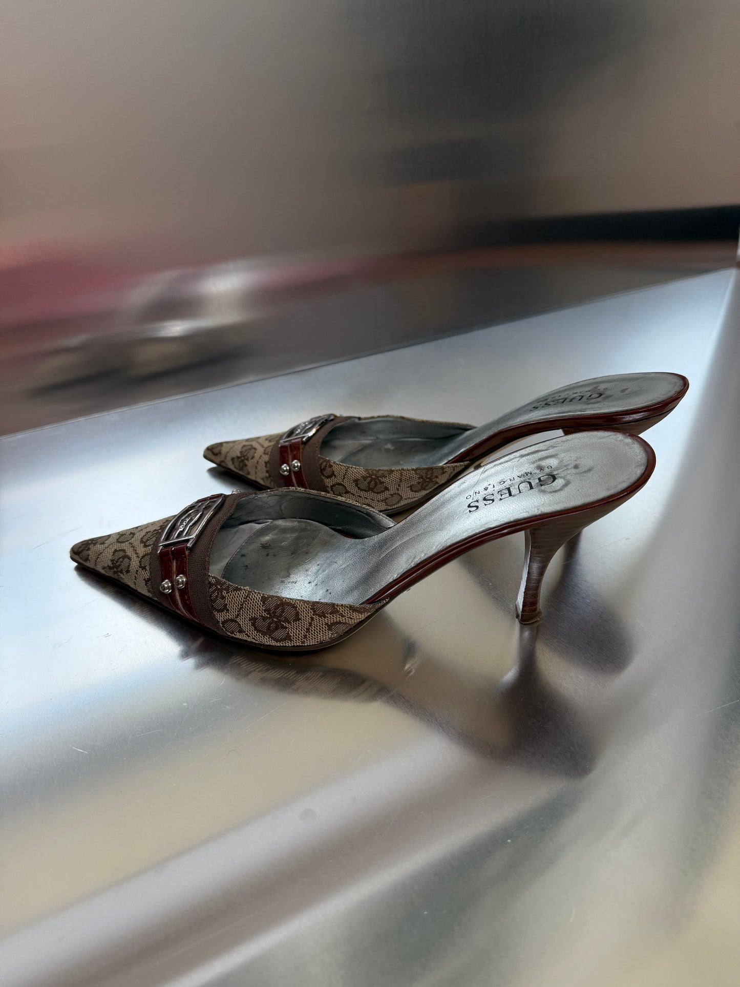 Vintage kitten heel mule Guess - TWINKLING GLOBAL