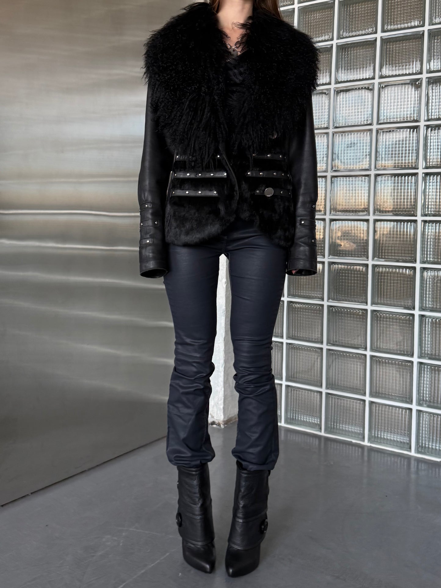 Vintage leather jacket with lama fur collar Twinkling Global