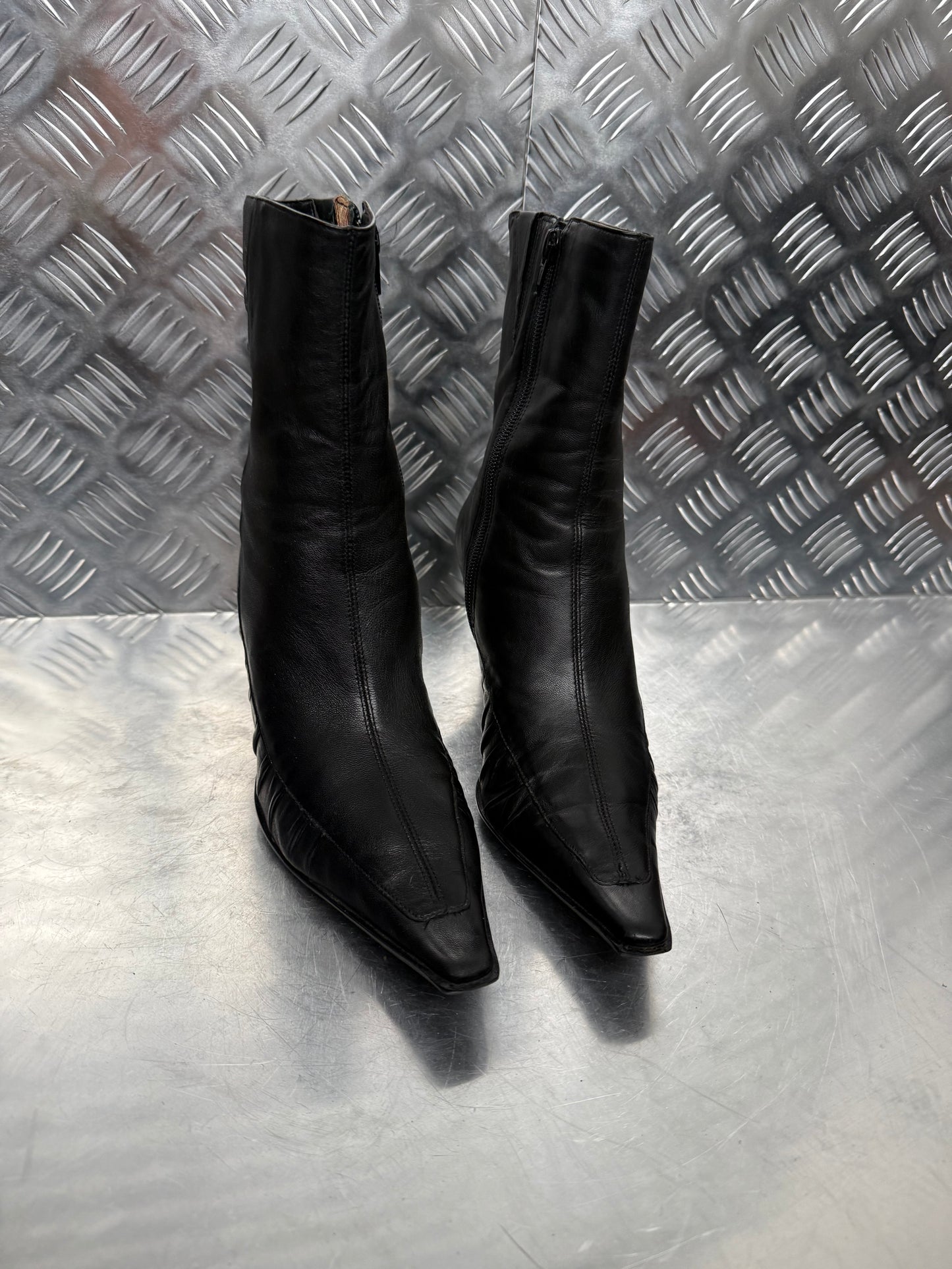 Vintage Black Leather Mid-Calf Boots BRONX TWINKLING GLOBAL