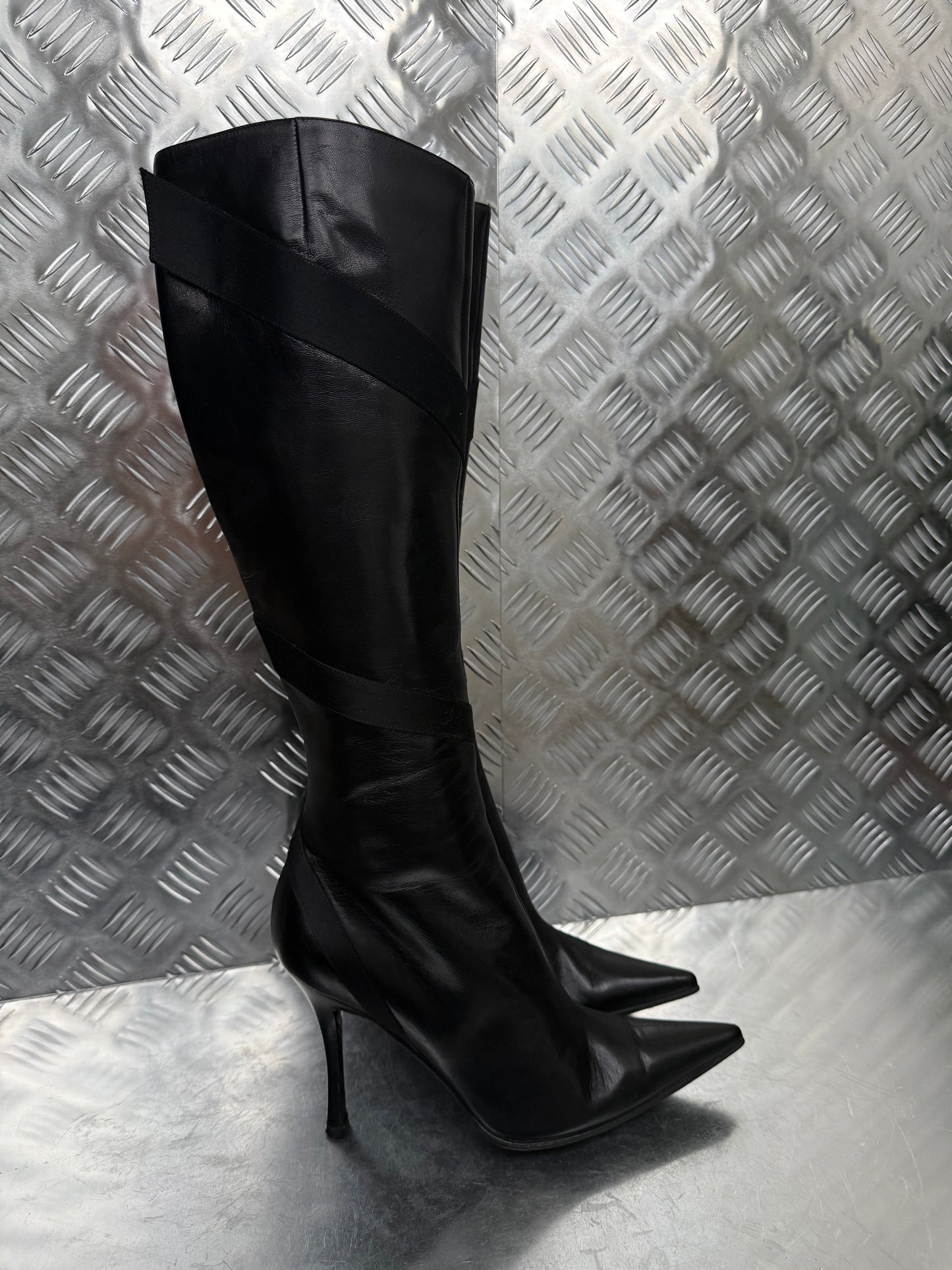 Vintage black leather knee-high boots Twinkling Global