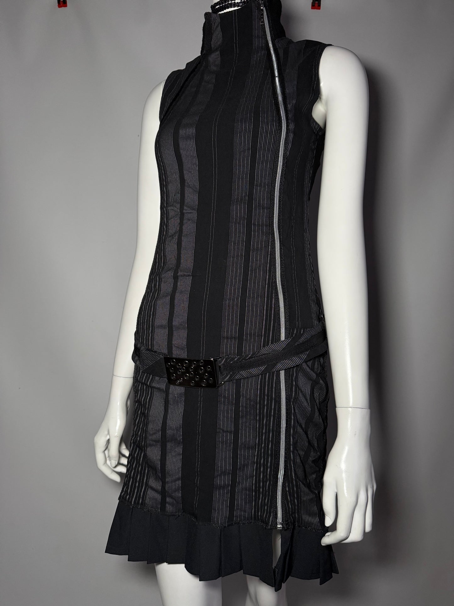 Gothic Striped High-Neck Sleeveless Dress with Belt and Pleated Hem Twinkling