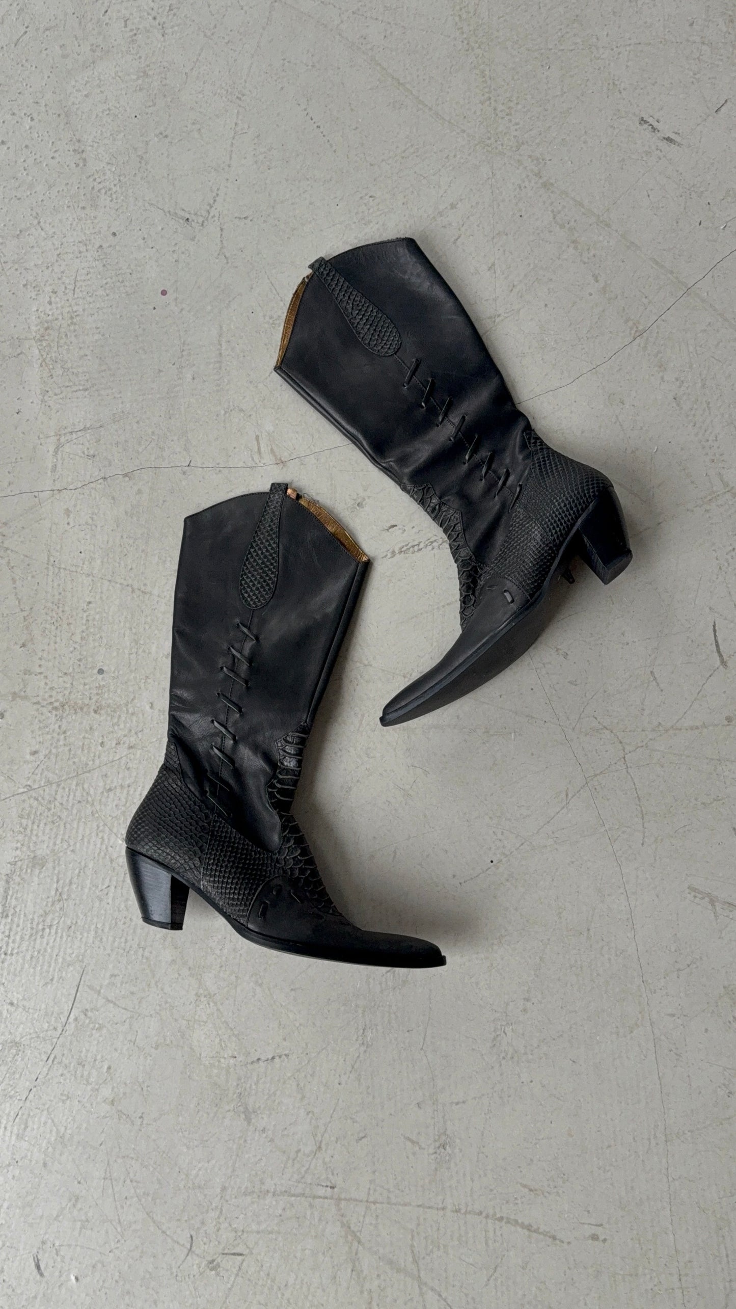 Vintage Italian Leather Cowboy Boots TWINKLING GLOBAL