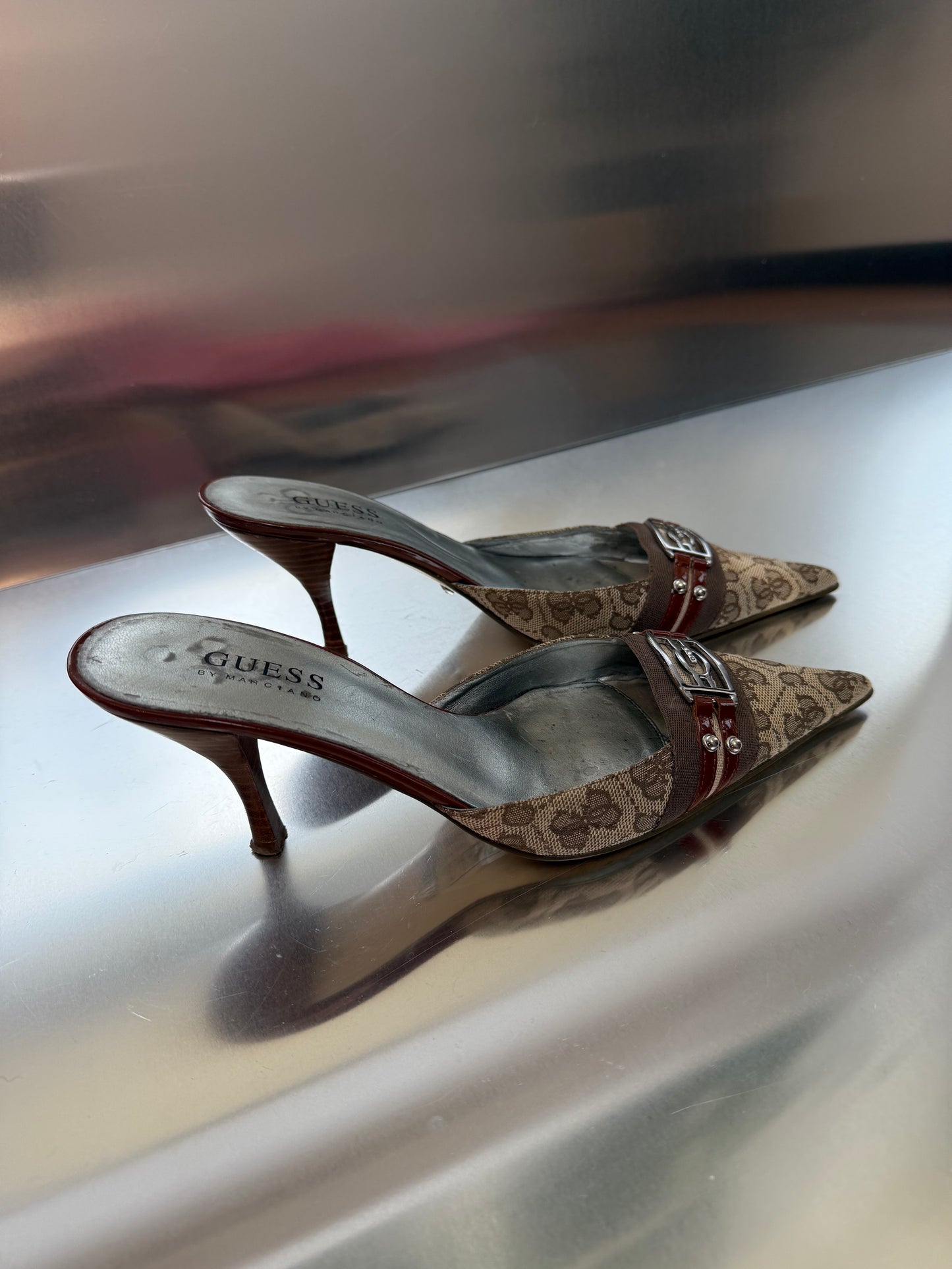 Vintage kitten heel mule Guess - TWINKLING GLOBAL