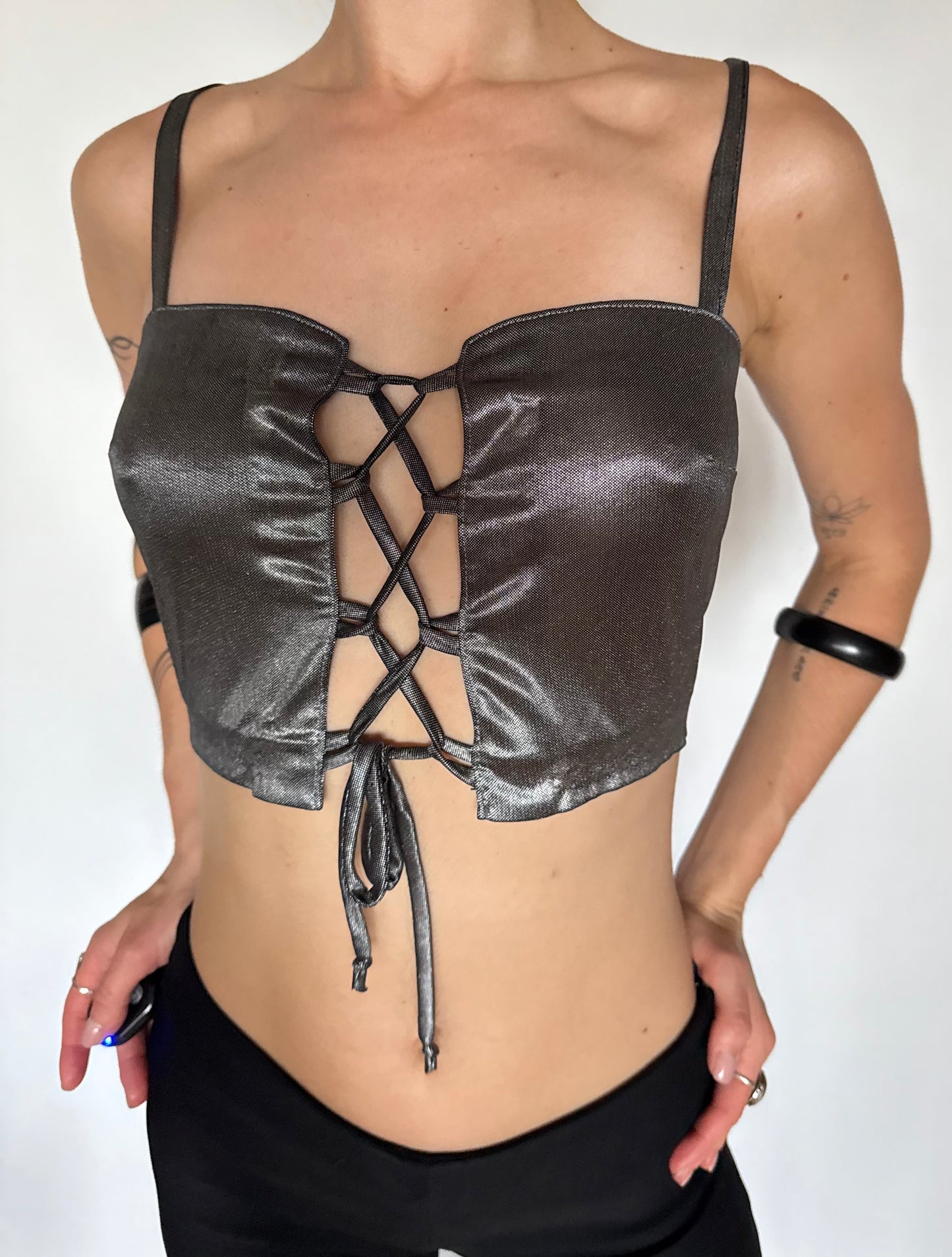 Vintage Metallic Lace-Up Crop Top – Twinkling Global