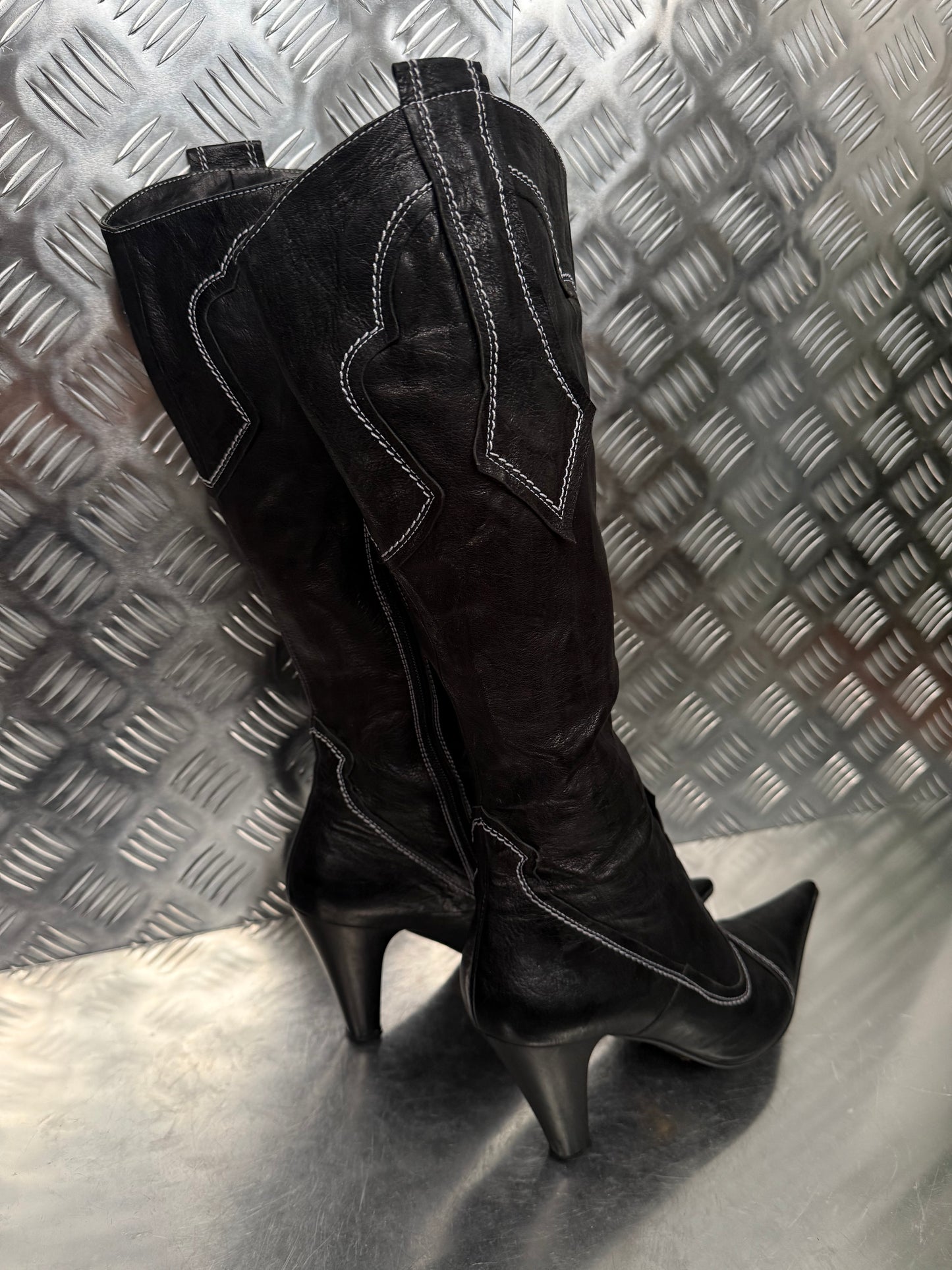 Vintage black leather cowboy boots Twinkling Global