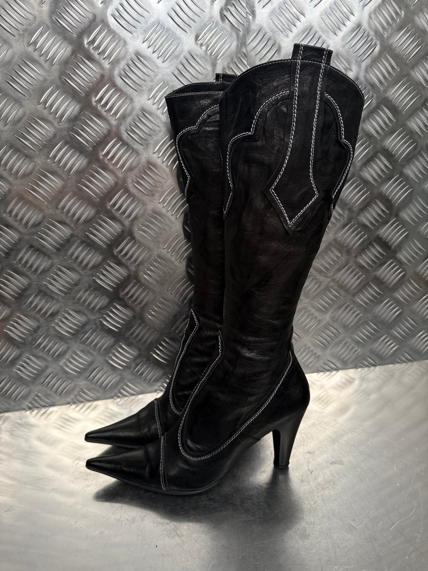 Vintage black leather cowboy boots Twinkling Global