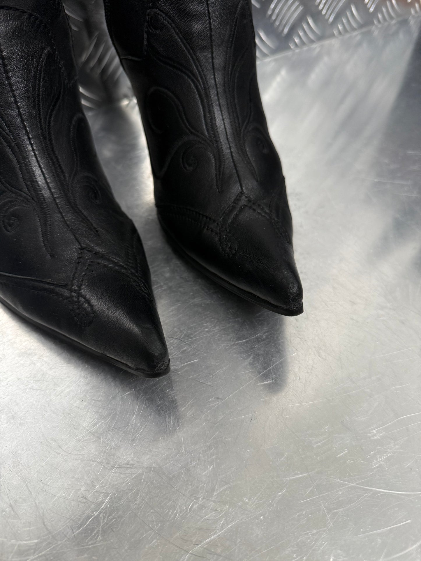 Vintage Black Leather Embroidered Boots TWINKLING GLOBAL