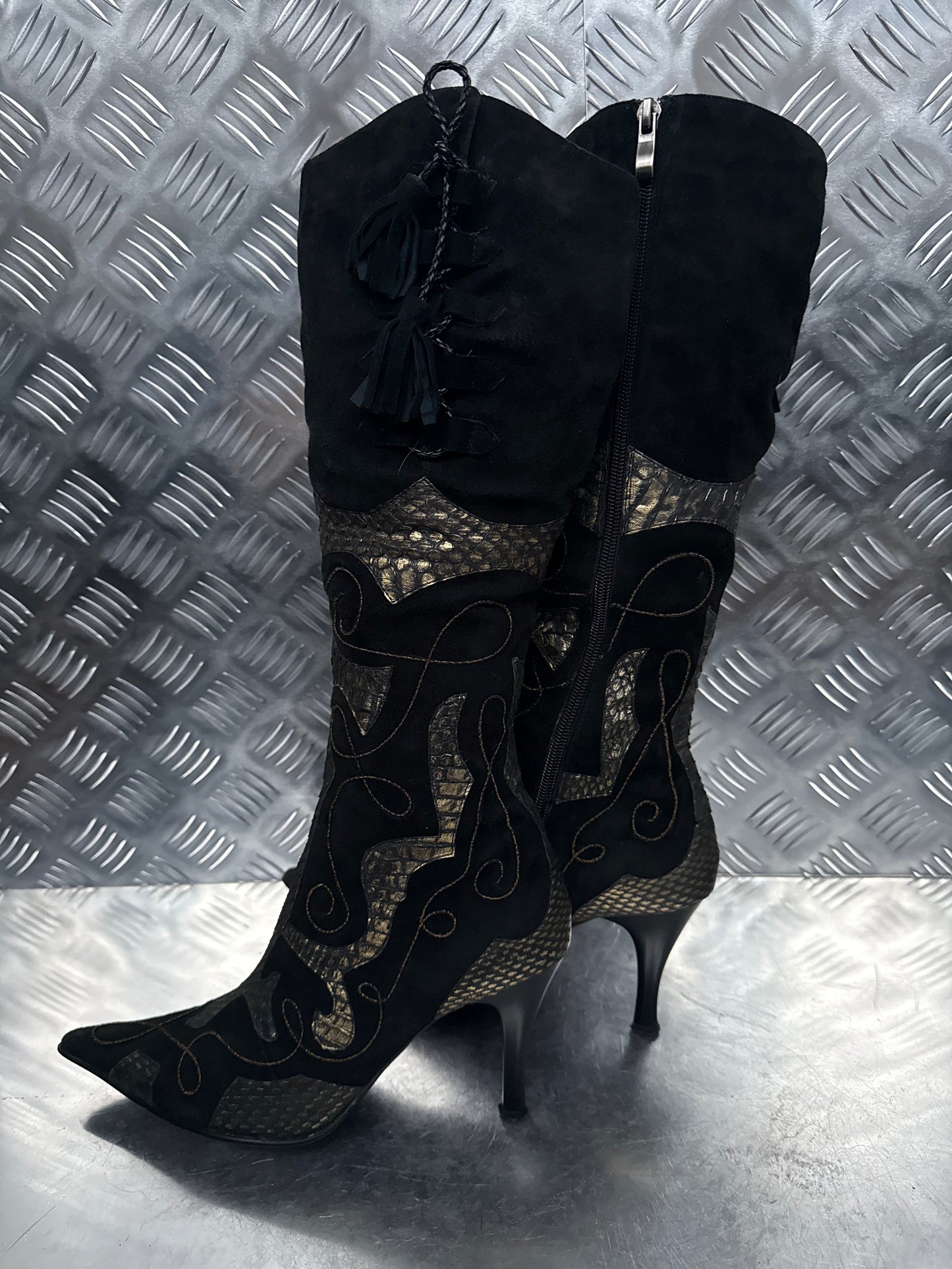 Vintage Italian Black Suede Embroidered Heeled Boots TWINKLING GLOBAL