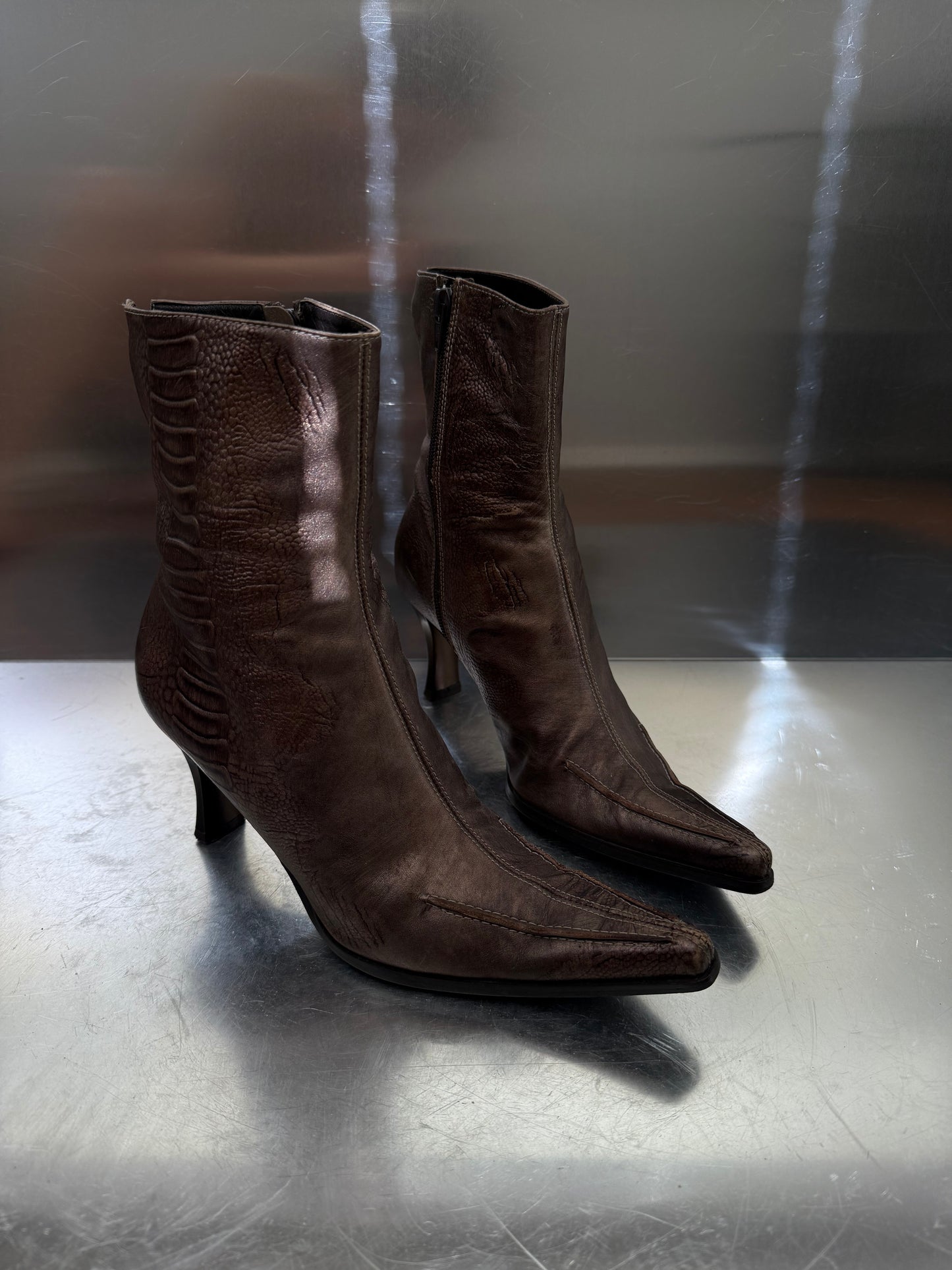 Vintage Brown Leather Pointed Boots Twinkling Global