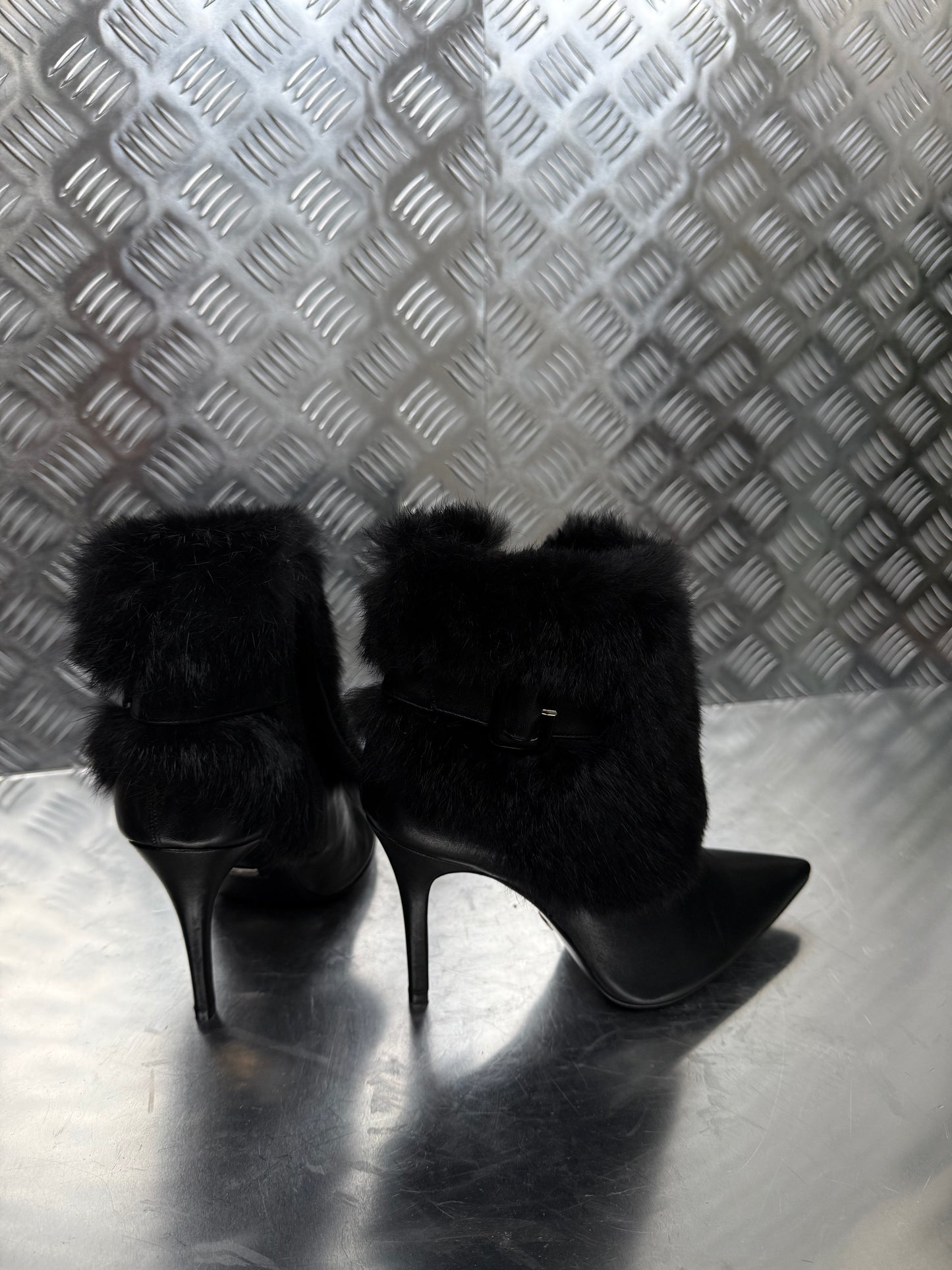 Vintage Buffalo leather boots with genuine fur and pointed toe Twinkling Global