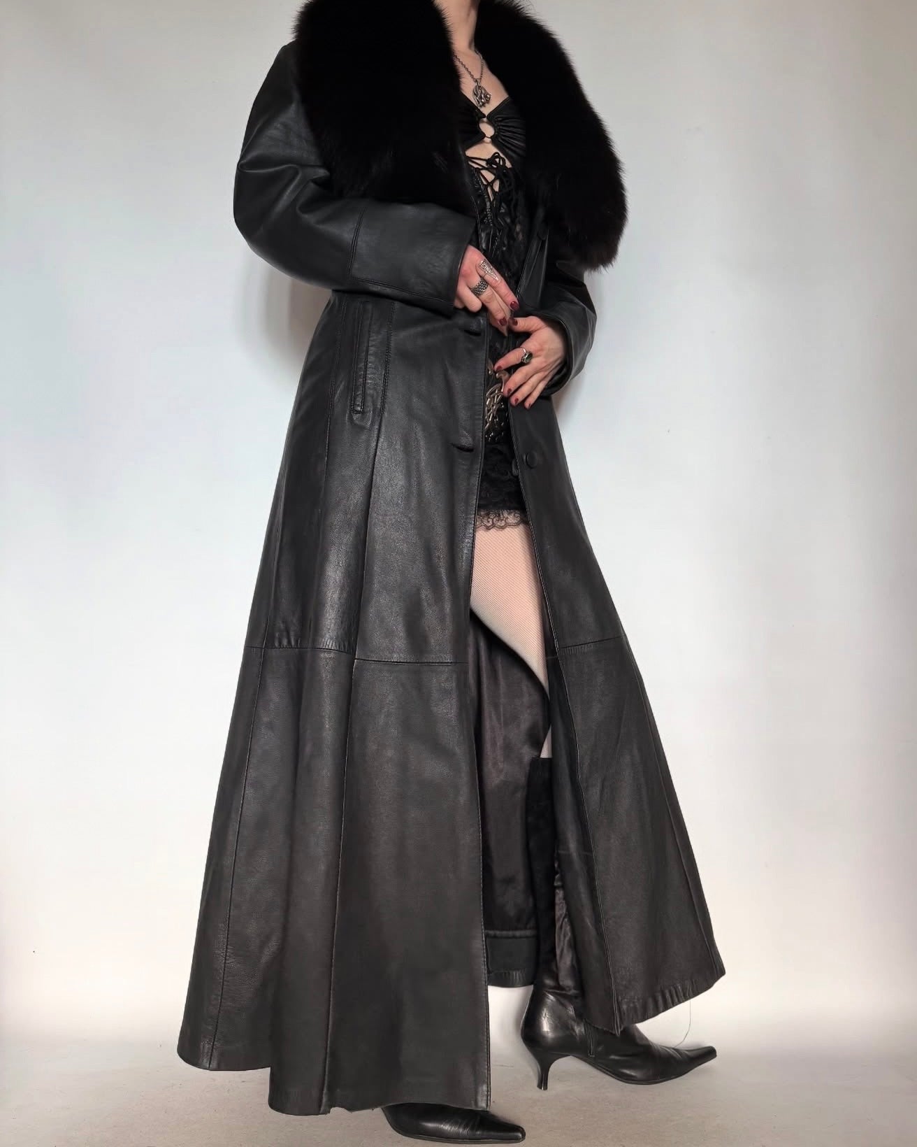 Vintage leather long coat with removable fur collar Twinkling Global
