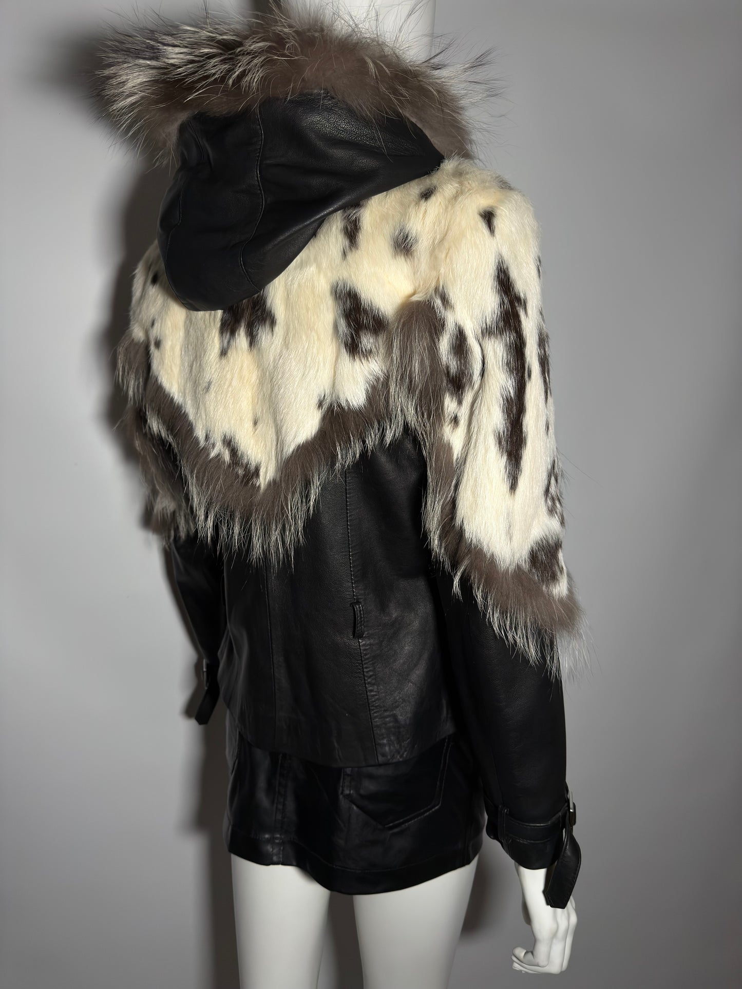 Vintage fur jacket  - TWINKLING GLOBAL