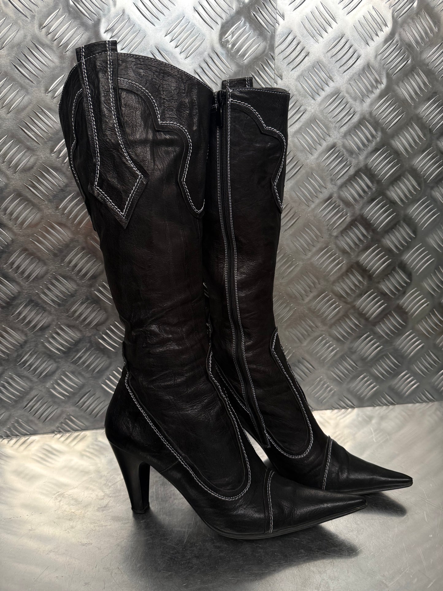 Vintage black leather cowboy boots Twinkling Global