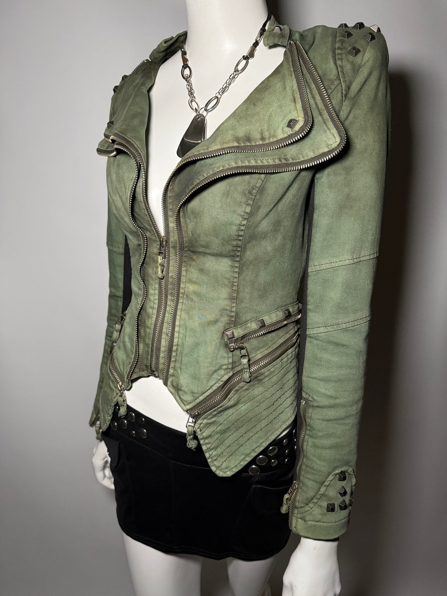 Vintage fitted denim jacket with structured shoulders Twinkling Global