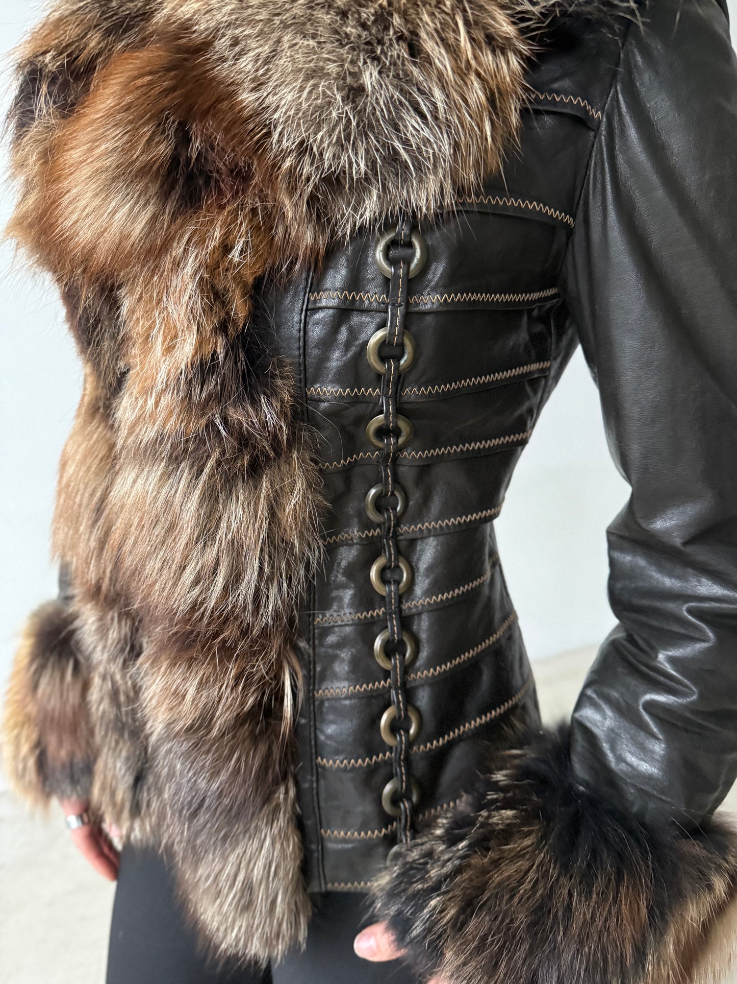 Vintage Leather Jacket with Natural Fur TWINKLING GLOBAL