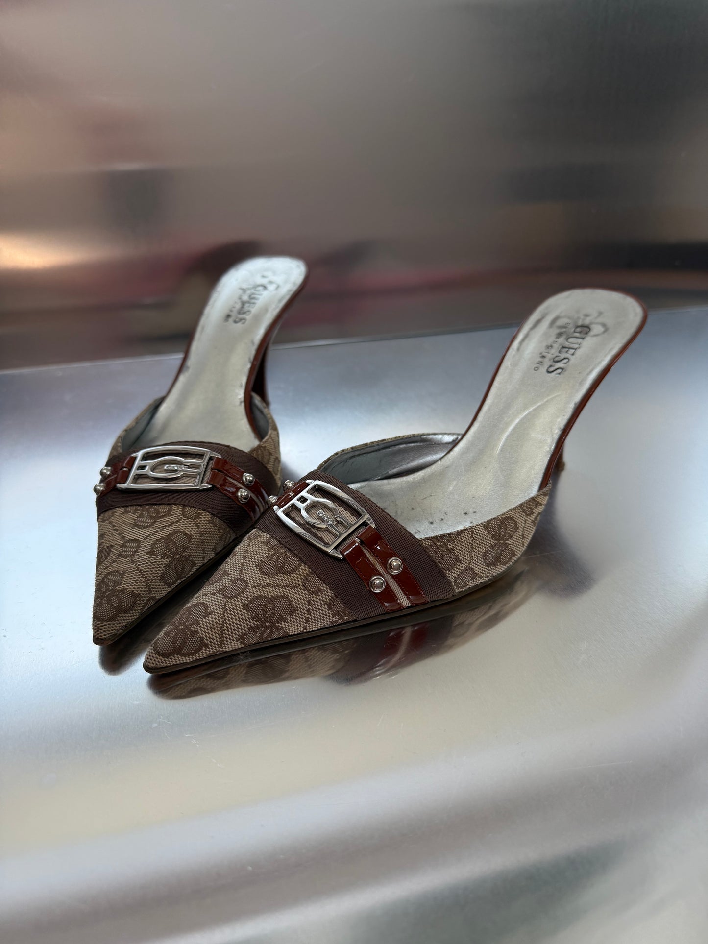 Vintage kitten heel mule Guess - TWINKLING GLOBAL