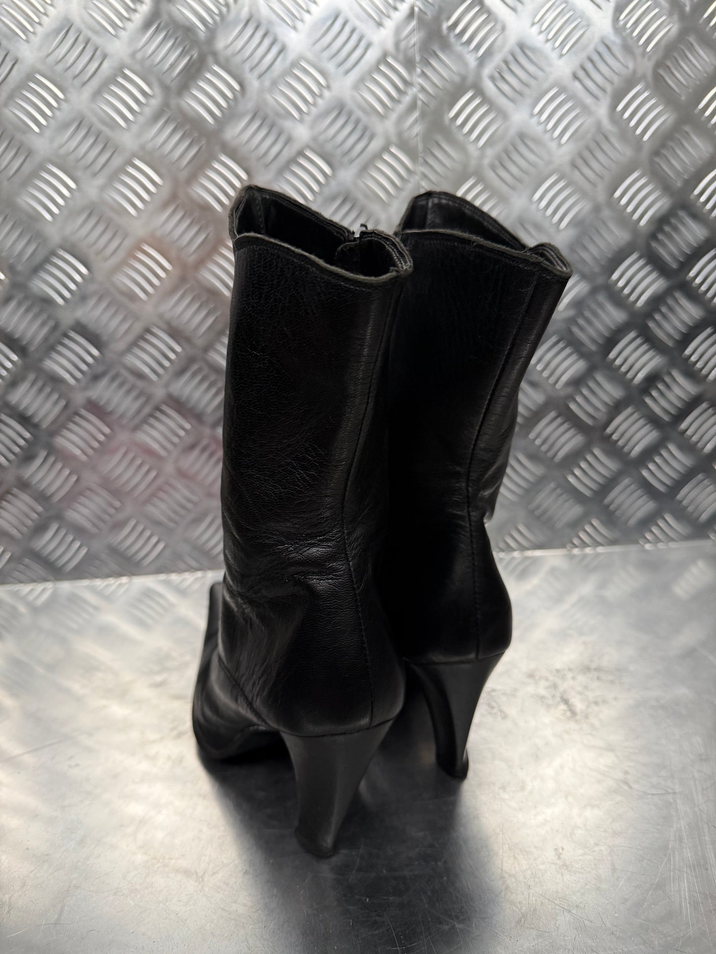 Vintage Black Leather Boots – TWINKLING GLOBAL