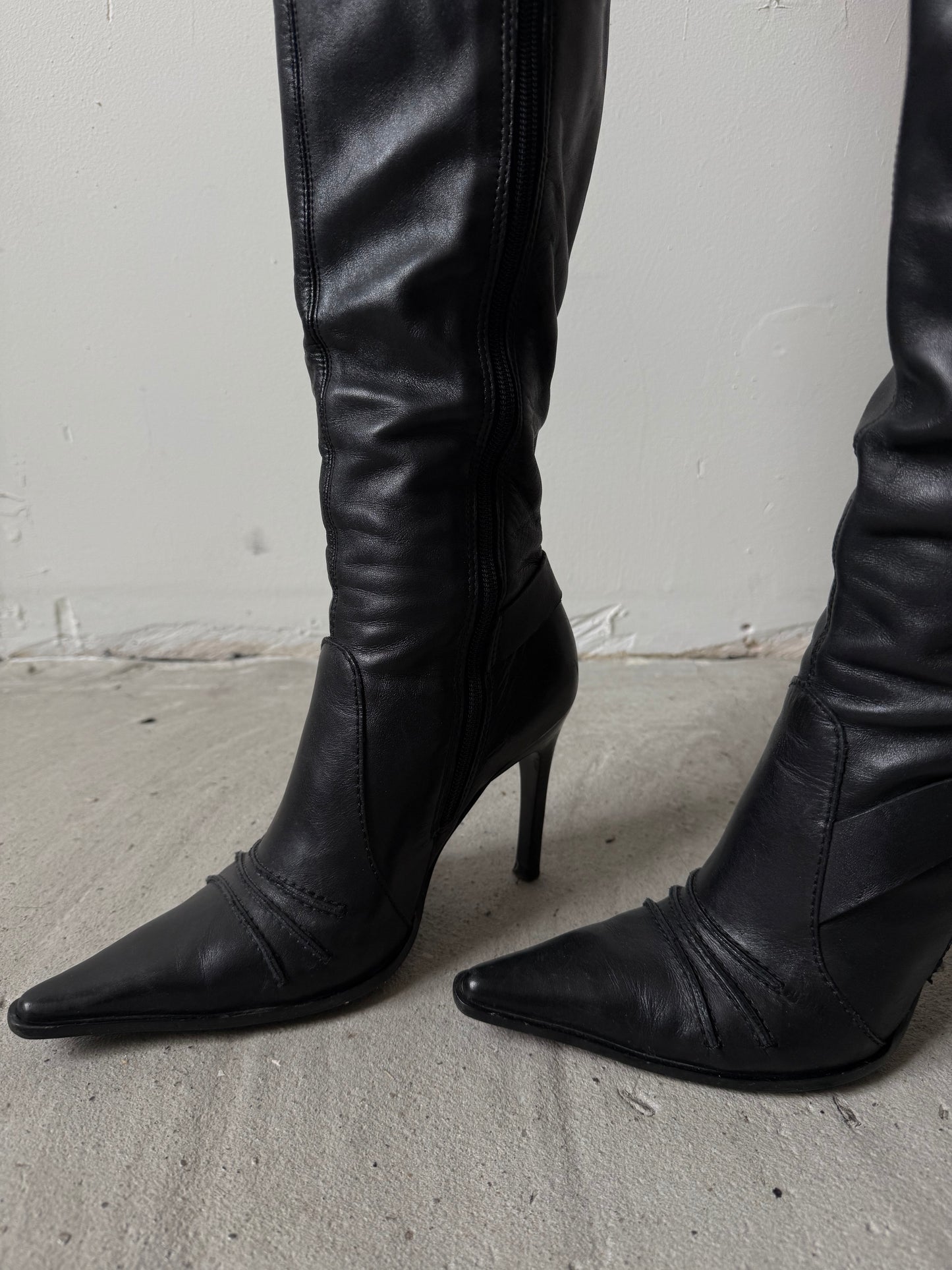 Vintage y2k leather knee-high boots TWINKLING GLOBAL